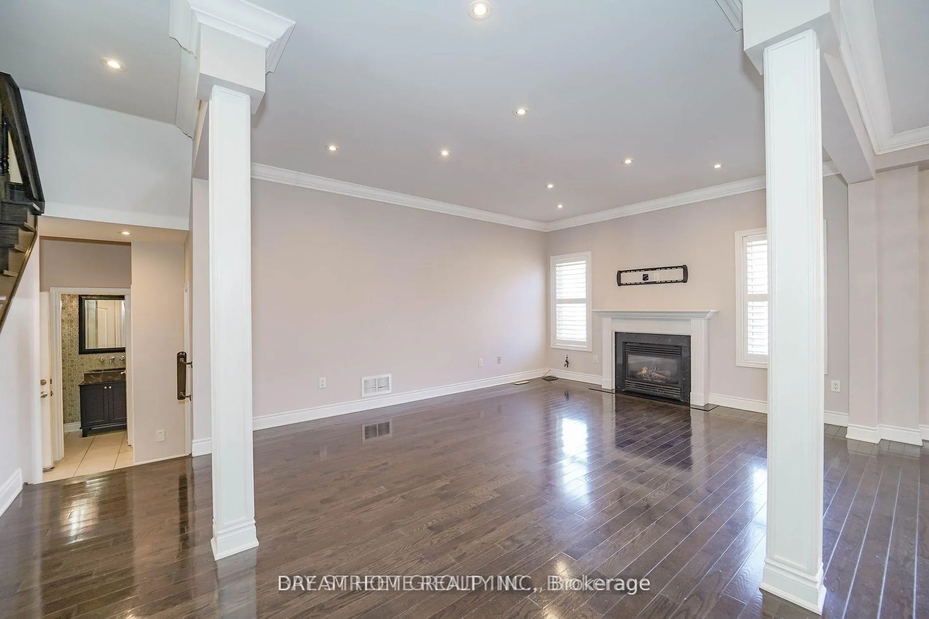 Photo 16 of 116 Foxwood Road, Vaughan, Patterson — HOMEH