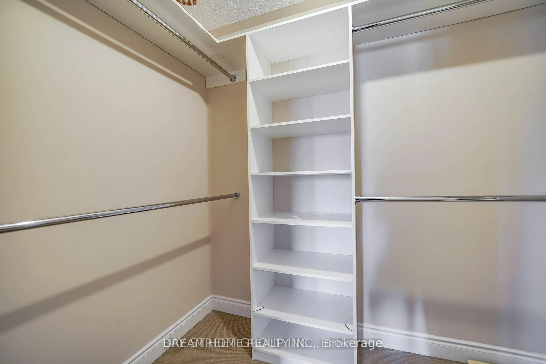 Photo 25 of 116 Foxwood Road, Vaughan, Patterson — HOMEH