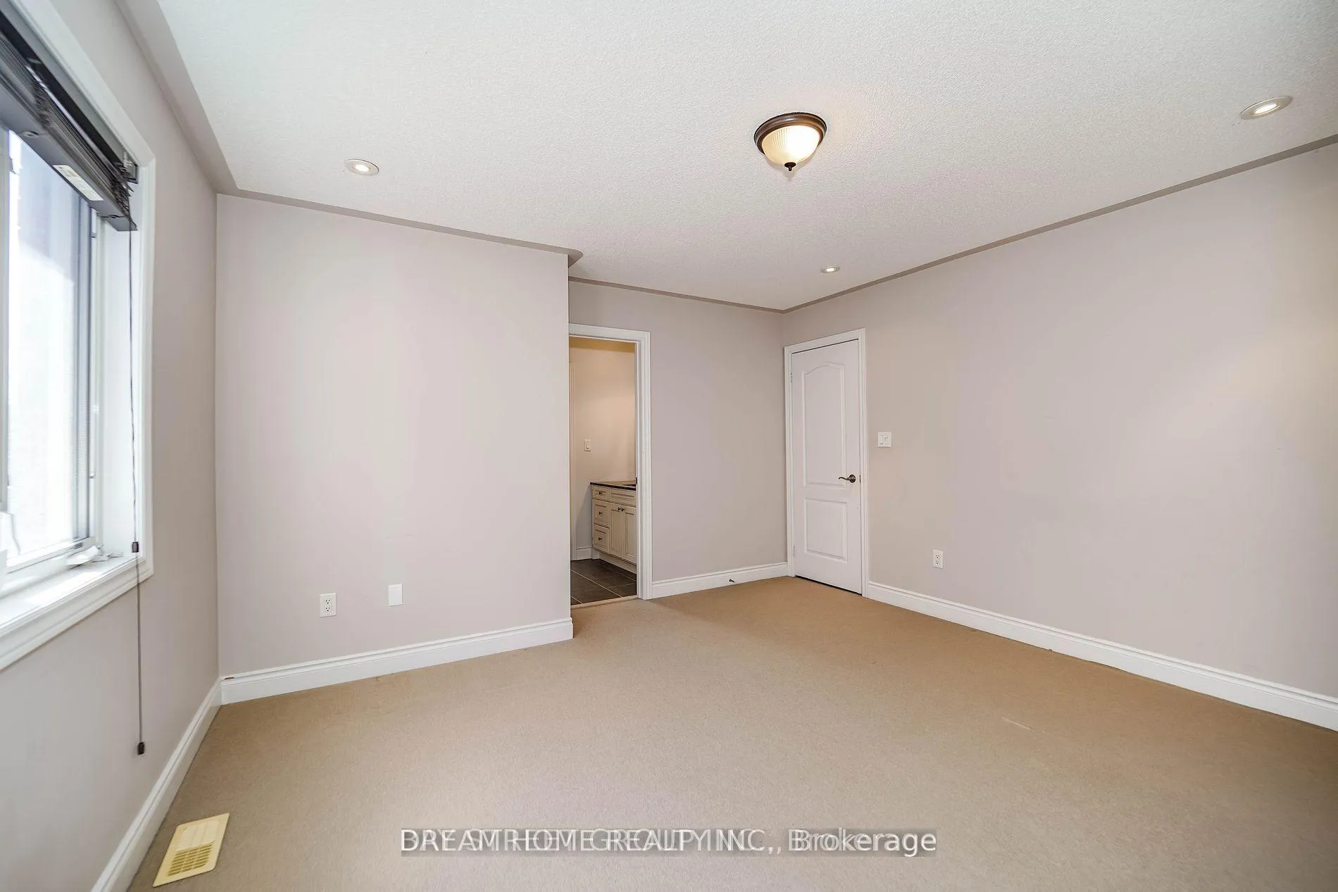 Photo 29 of 116 Foxwood Road, Vaughan, Patterson — HOMEH