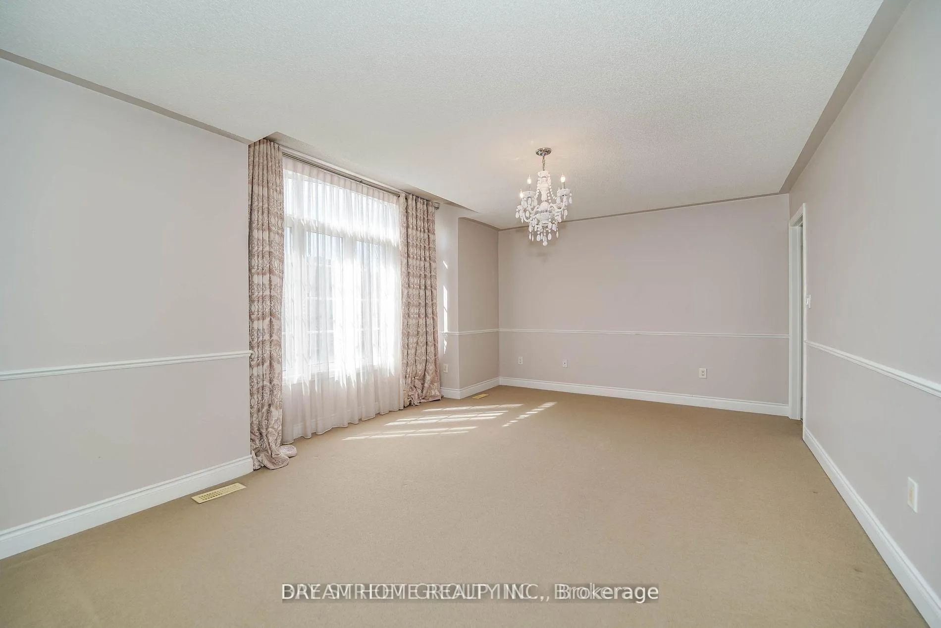 Photo 36 of 116 Foxwood Road, Vaughan, Patterson — HOMEH