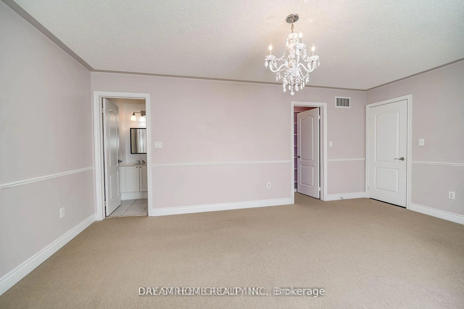 Photo 37 of 116 Foxwood Road, Vaughan, Patterson — HOMEH