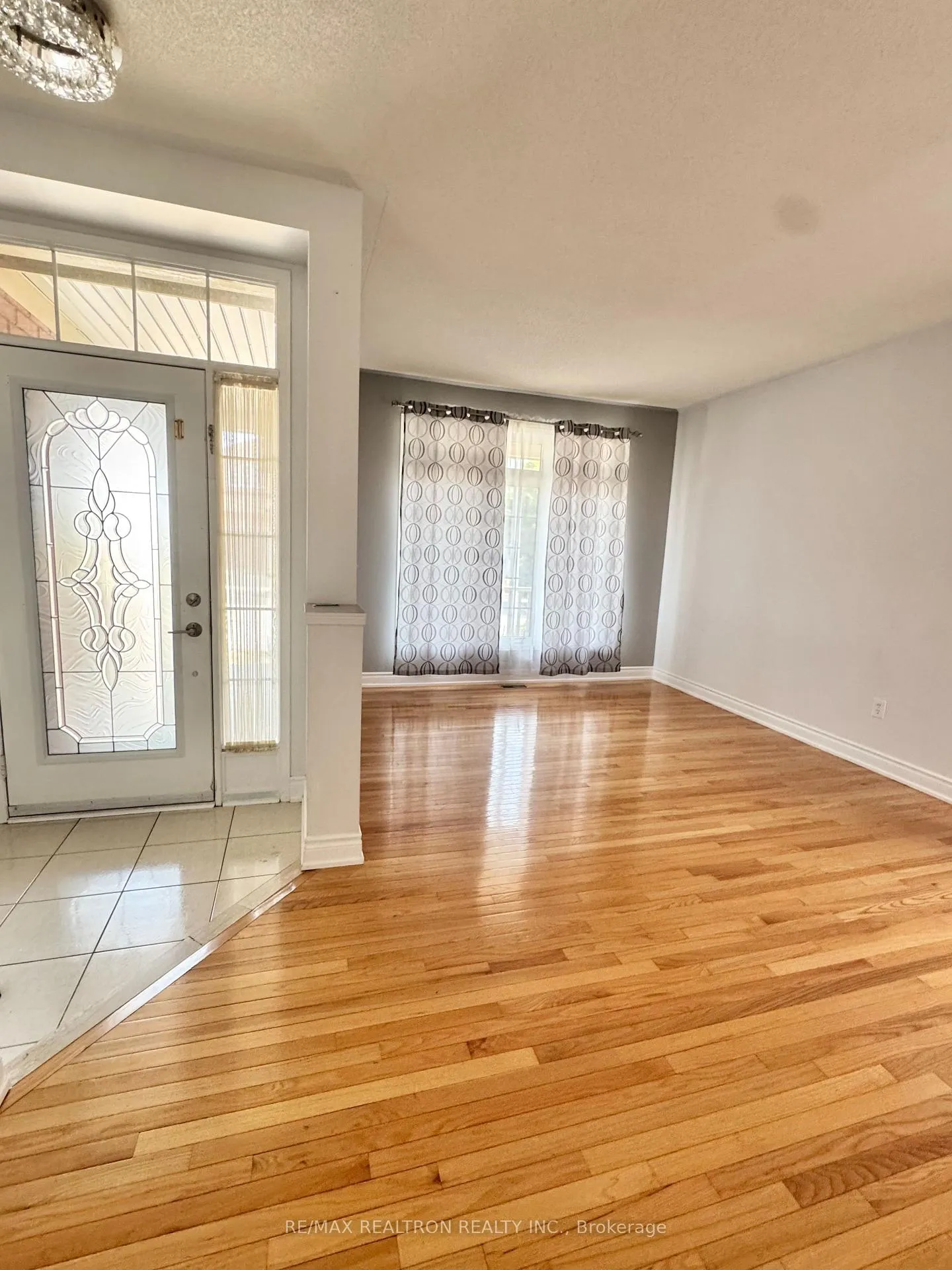Photo 4 of 42 Appleview Road, Markham, Greensborough — HOMEH
