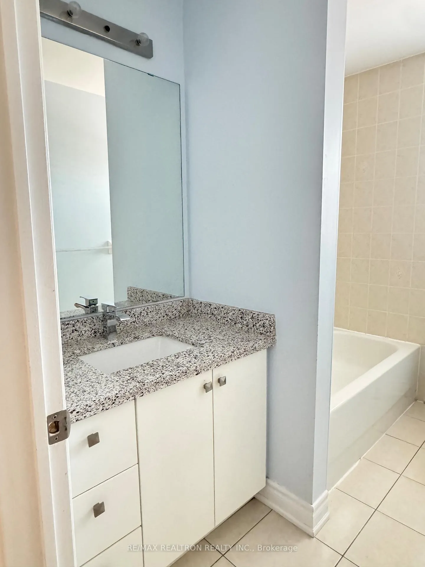 Photo 5 of 42 Appleview Road, Markham, Greensborough — HOMEH