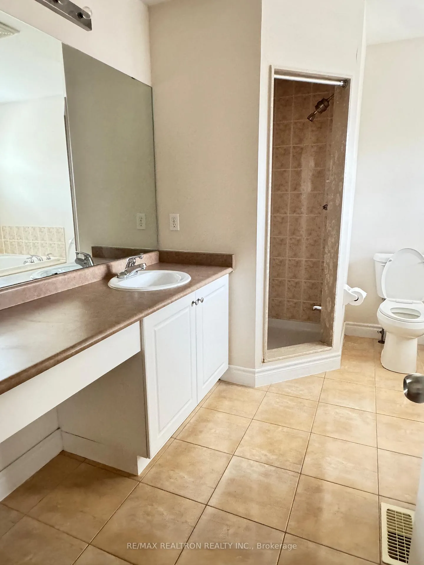 Photo 8 of 42 Appleview Road, Markham, Greensborough — HOMEH