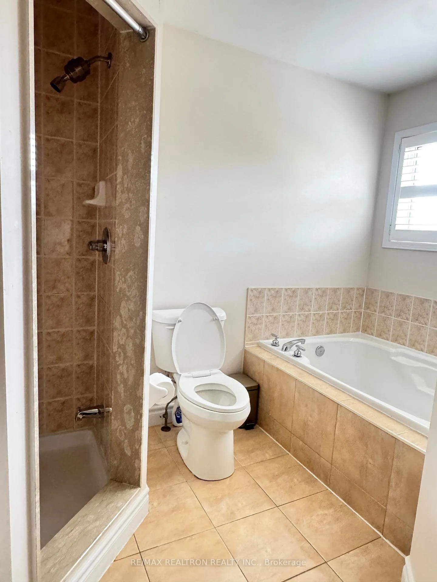 Photo 21 of 42 Appleview Road, Markham, Greensborough — HOMEH