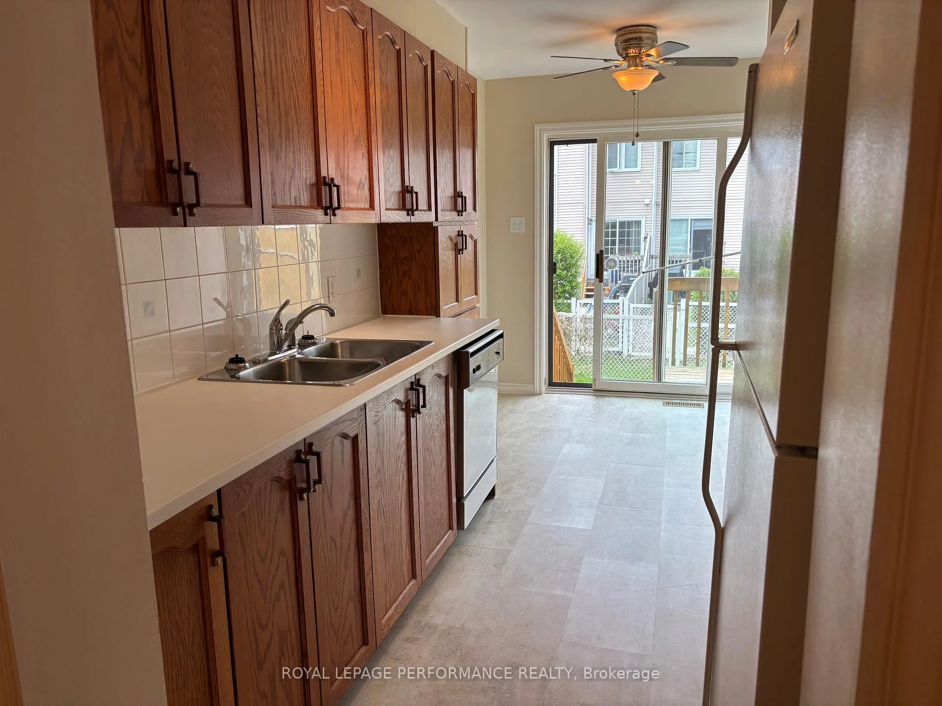 Photo 6 of Unit 6, 6183 Red Willow Drive, Ottawa, Chapel Hill — HOMEH