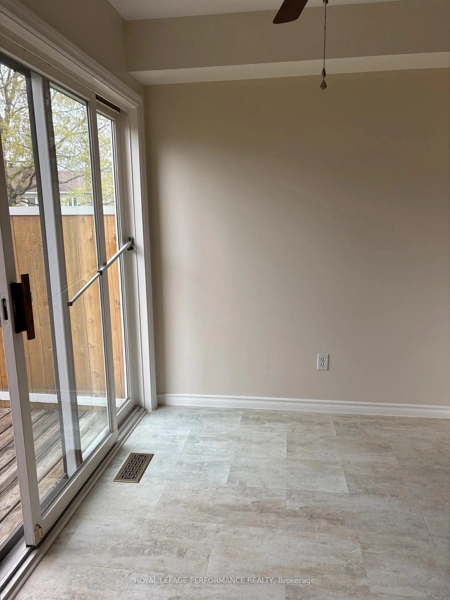 Photo 9 of Unit 6, 6183 Red Willow Drive, Ottawa, Chapel Hill — HOMEH