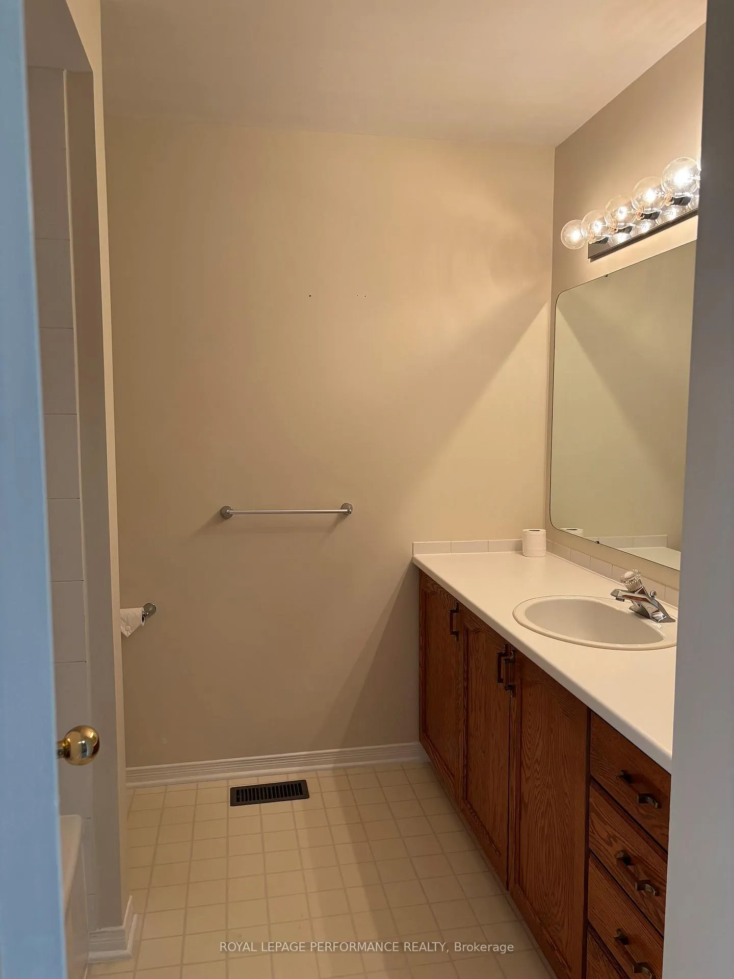 Photo 24 of Unit 6, 6183 Red Willow Drive, Ottawa, Chapel Hill — HOMEH