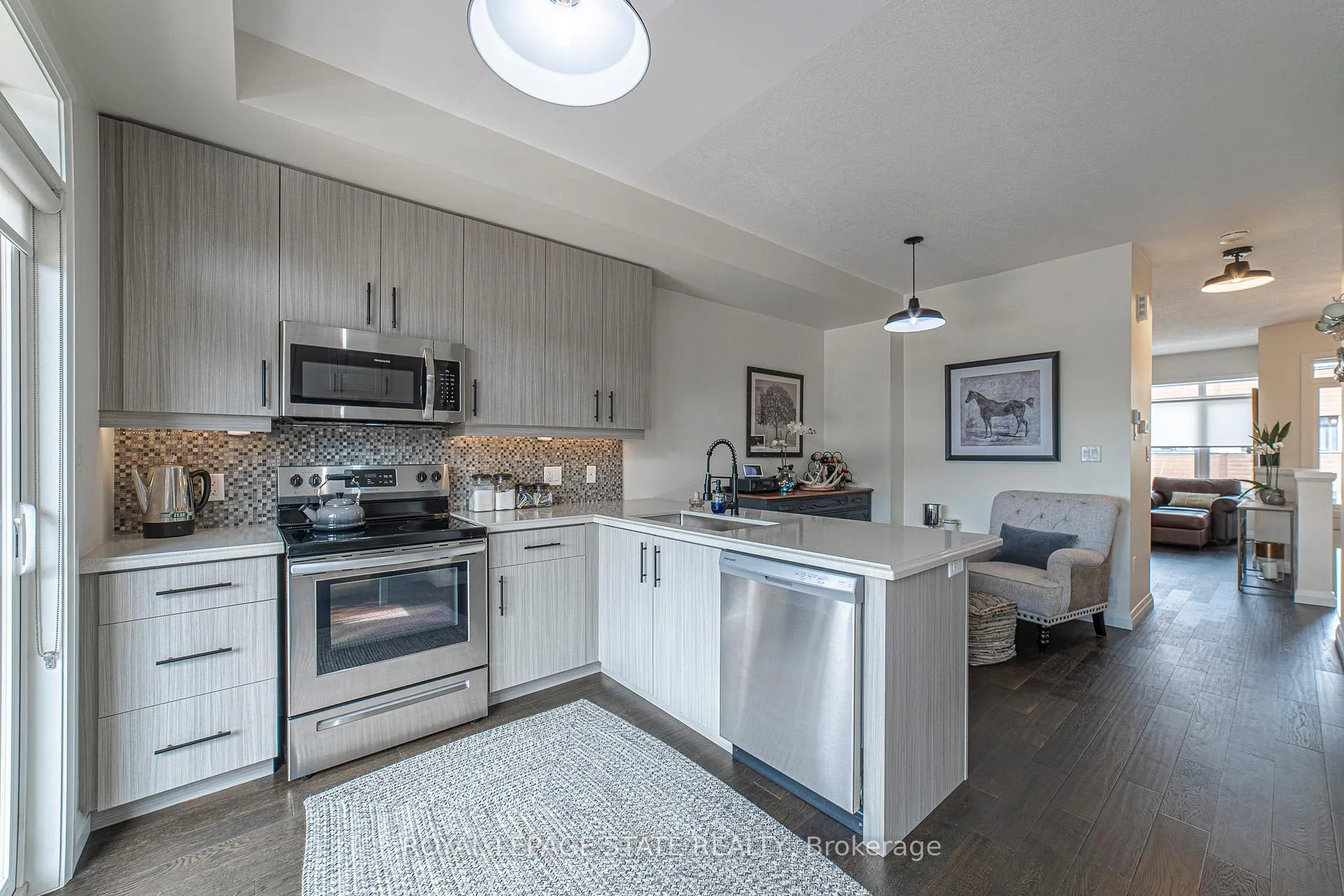Photo 12 of Unit 40, 35 Midhurst Heights, Hamilton, Stoney Creek — HOMEH