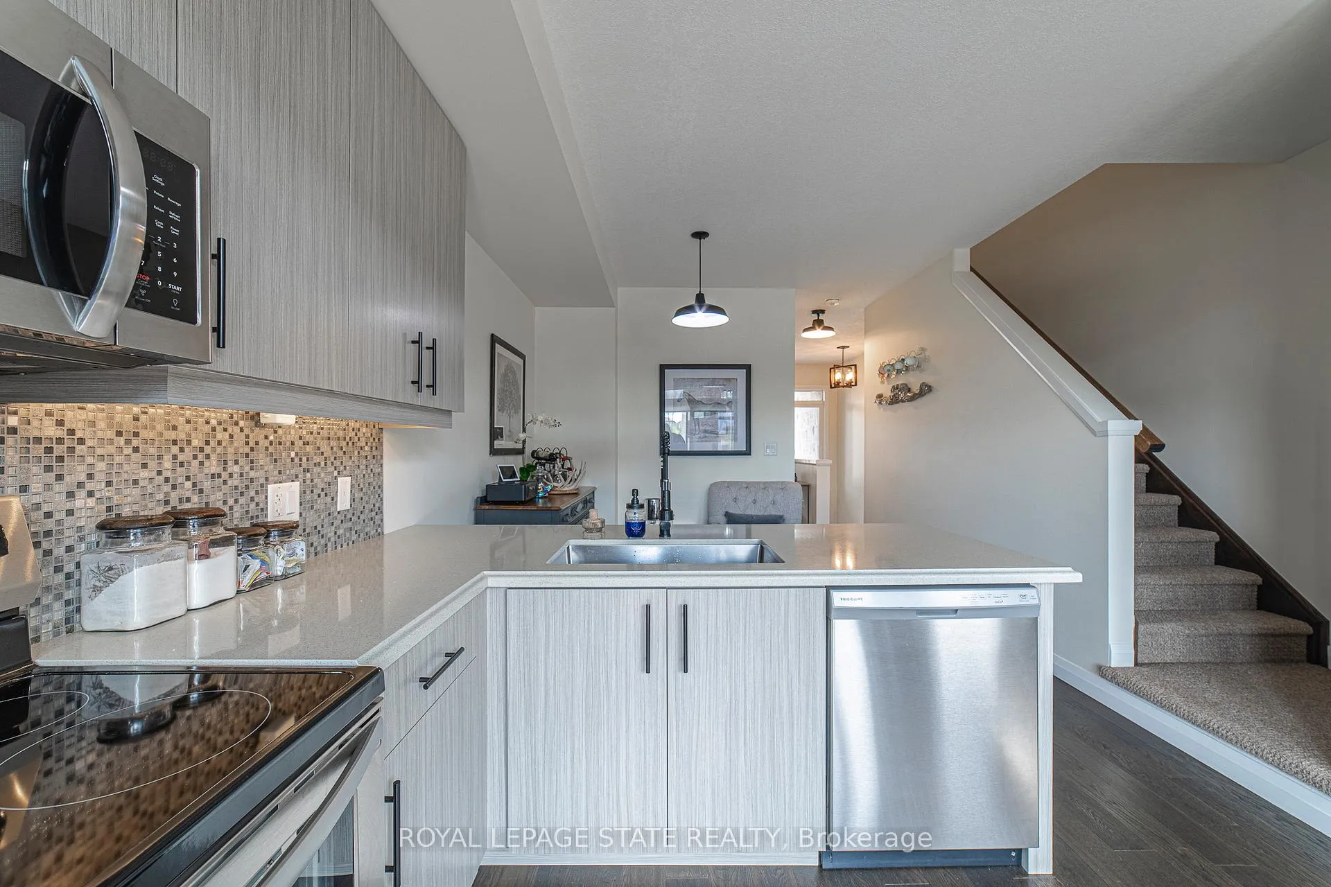Photo 14 of Unit 40, 35 Midhurst Heights, Hamilton, Stoney Creek — HOMEH