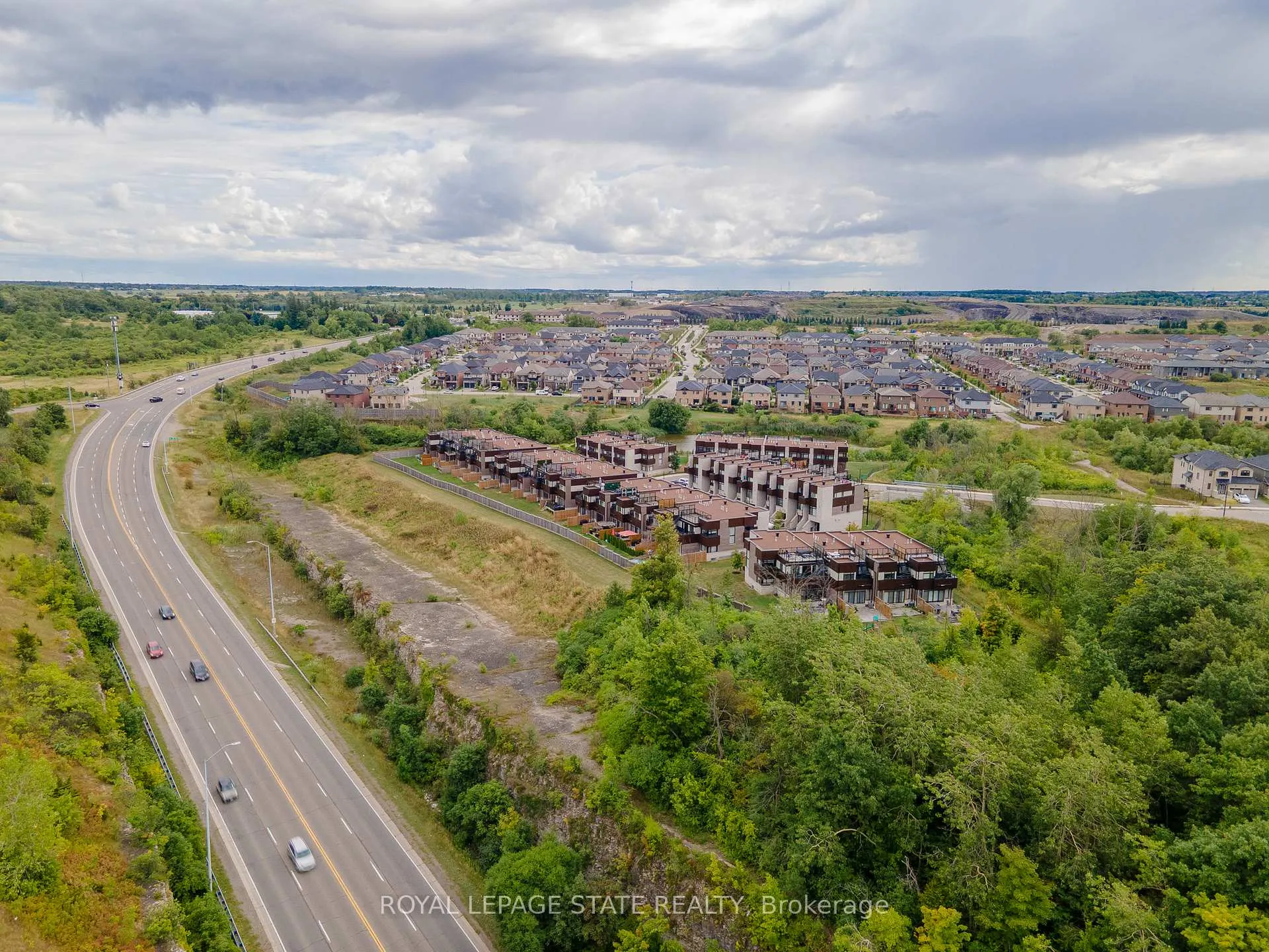 Photo 49 of Unit 40, 35 Midhurst Heights, Hamilton, Stoney Creek — HOMEH