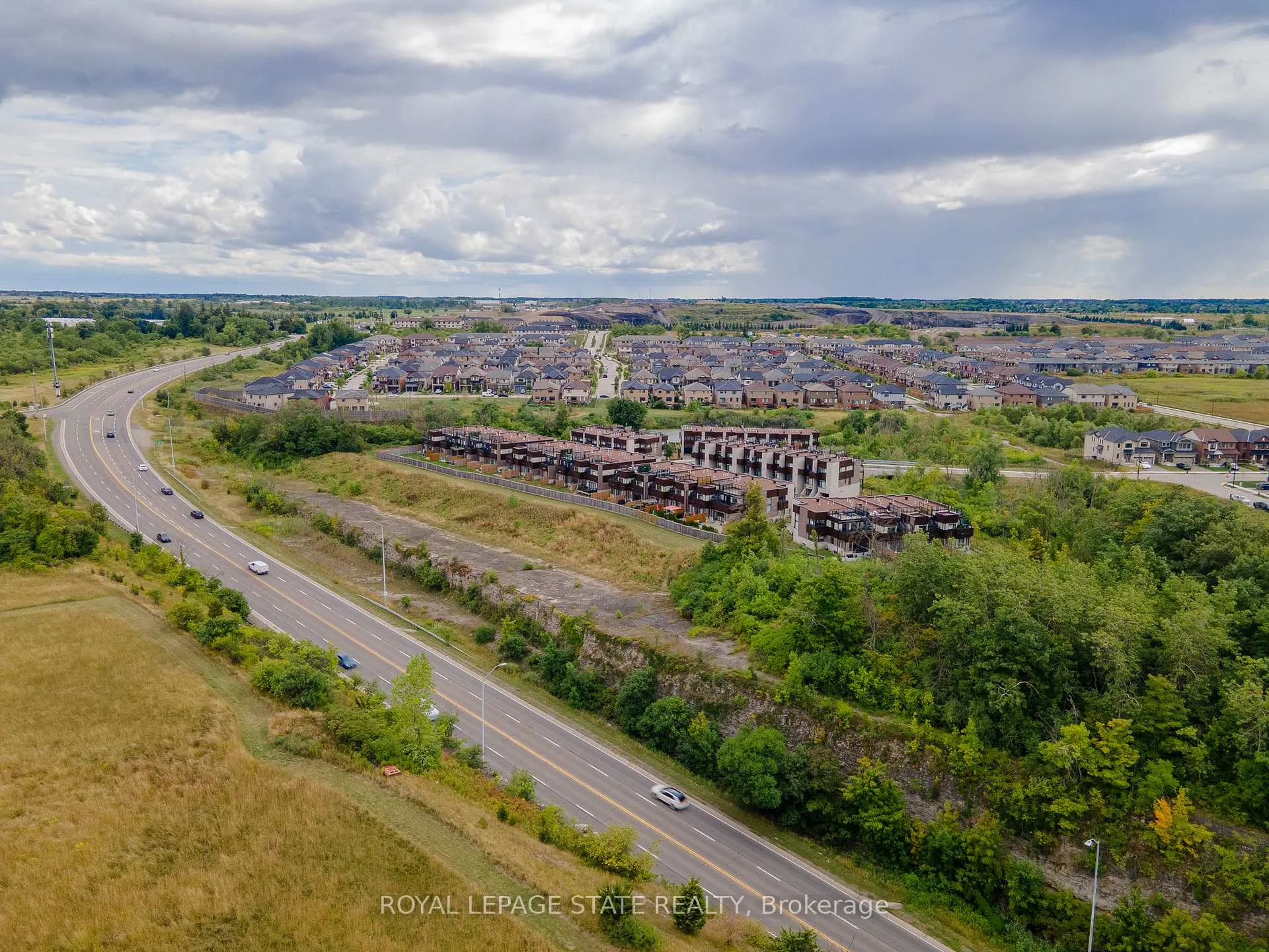 Photo 50 of Unit 40, 35 Midhurst Heights, Hamilton, Stoney Creek — HOMEH