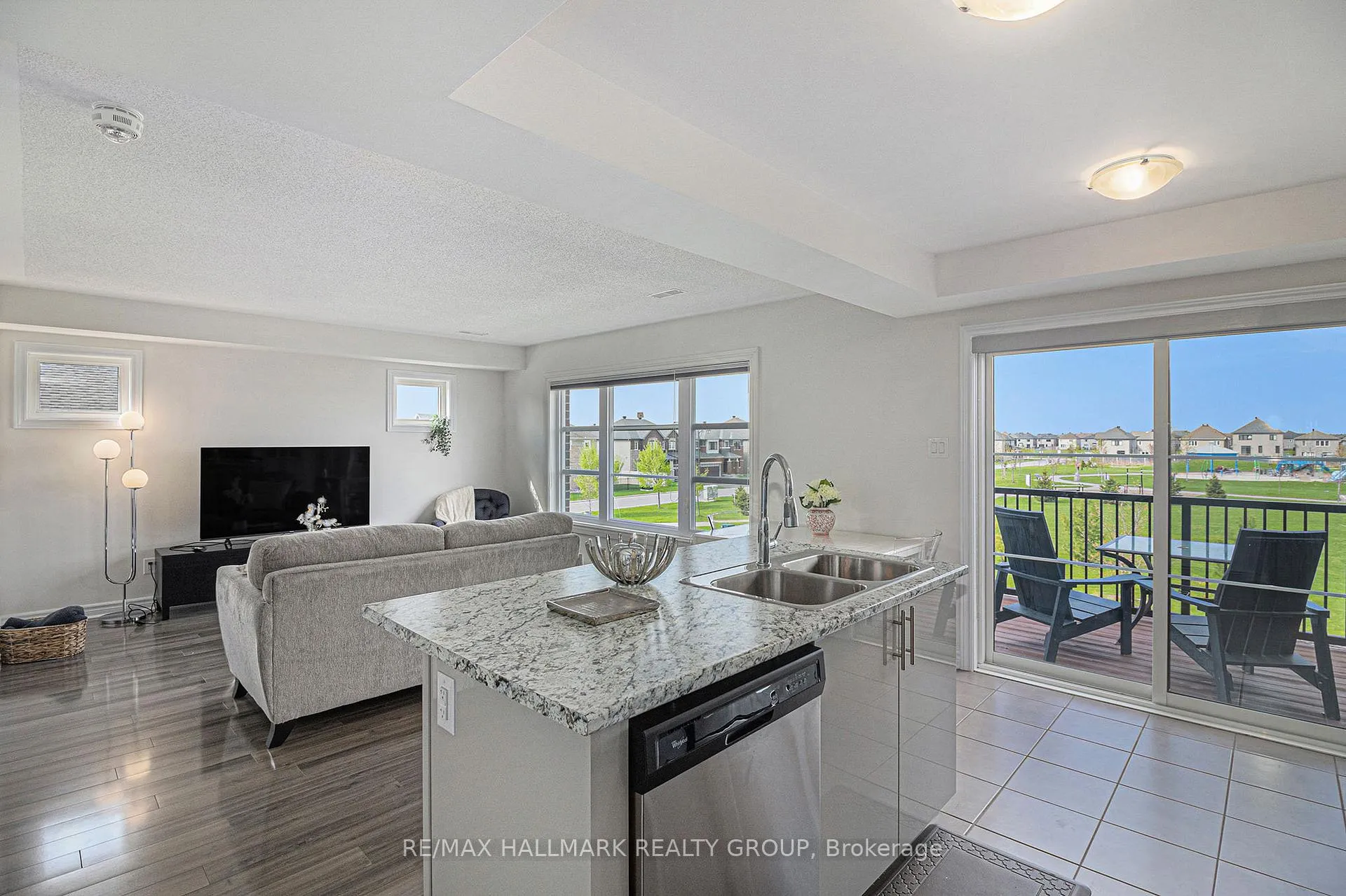 Photo 8 of Unit B, 735 Magnolia Street, Ottawa, Avalon West — HOMEH