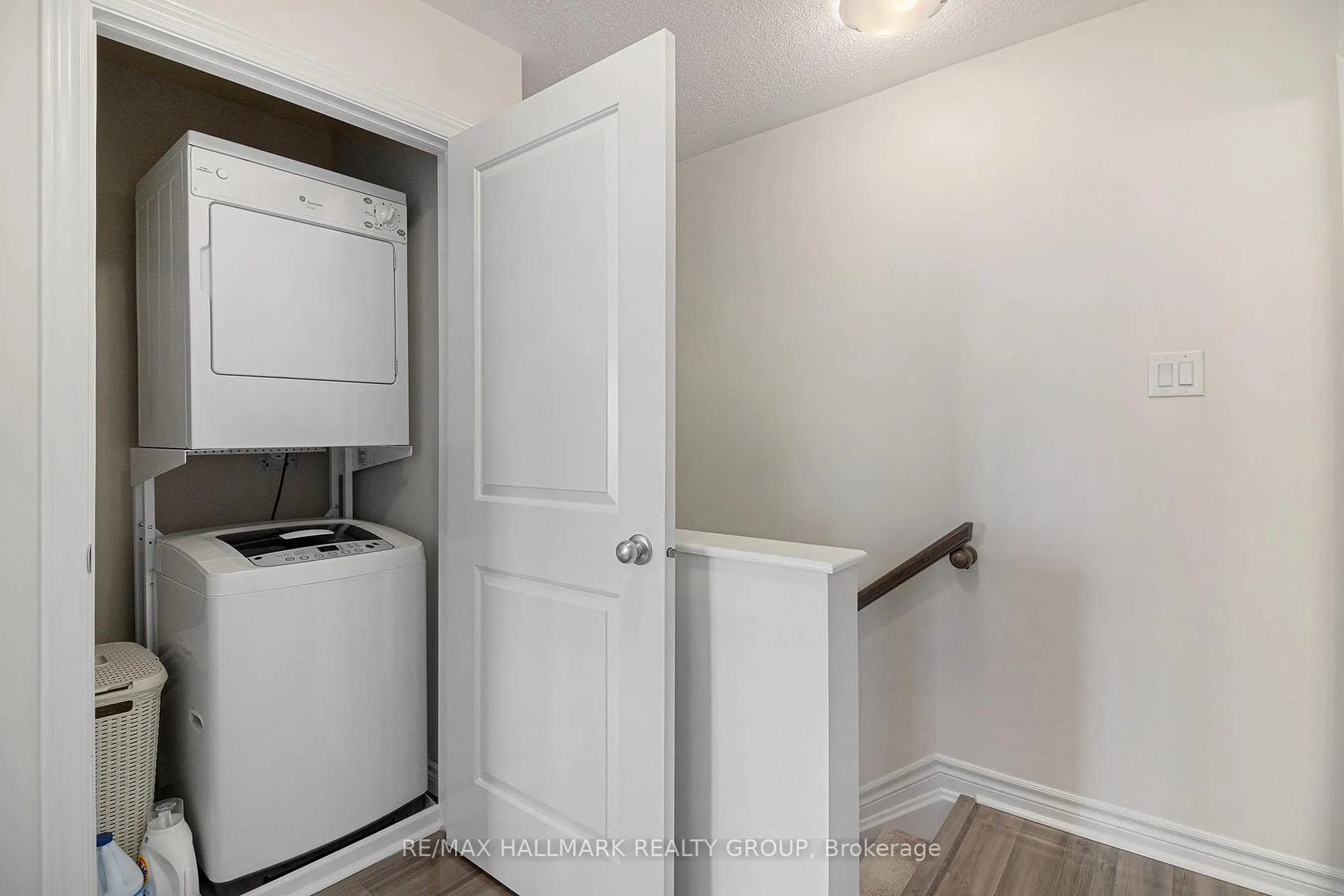 Photo 10 of Unit B, 735 Magnolia Street, Ottawa, Avalon West — HOMEH