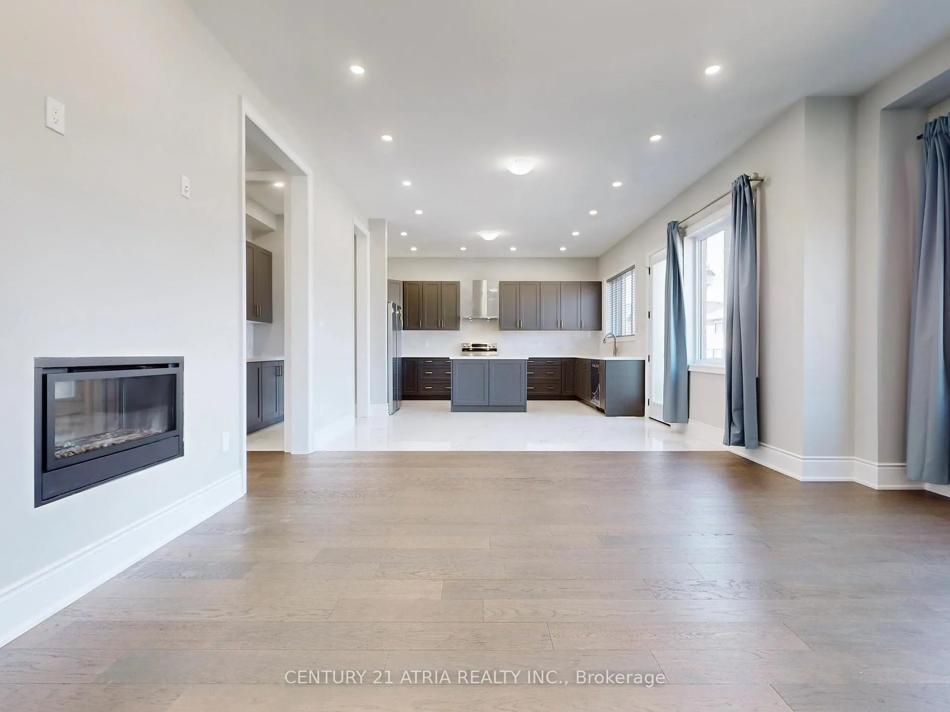 Photo 9 of 233 Conklin Crescent, Aurora, Rural Aurora — HOMEH