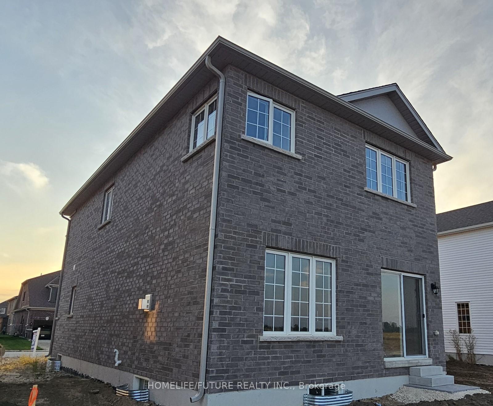 Photo 4 of 276 Springfield Crescent, Clearview, Stayner — HOMEH