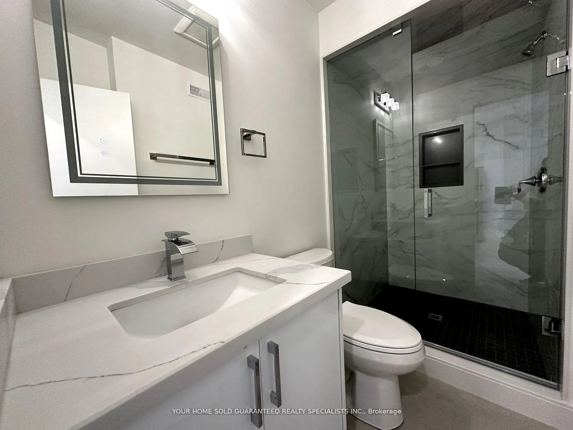 Photo 6 of Unit B, 41 Mosley Street, Aurora, Aurora Village — HOMEH