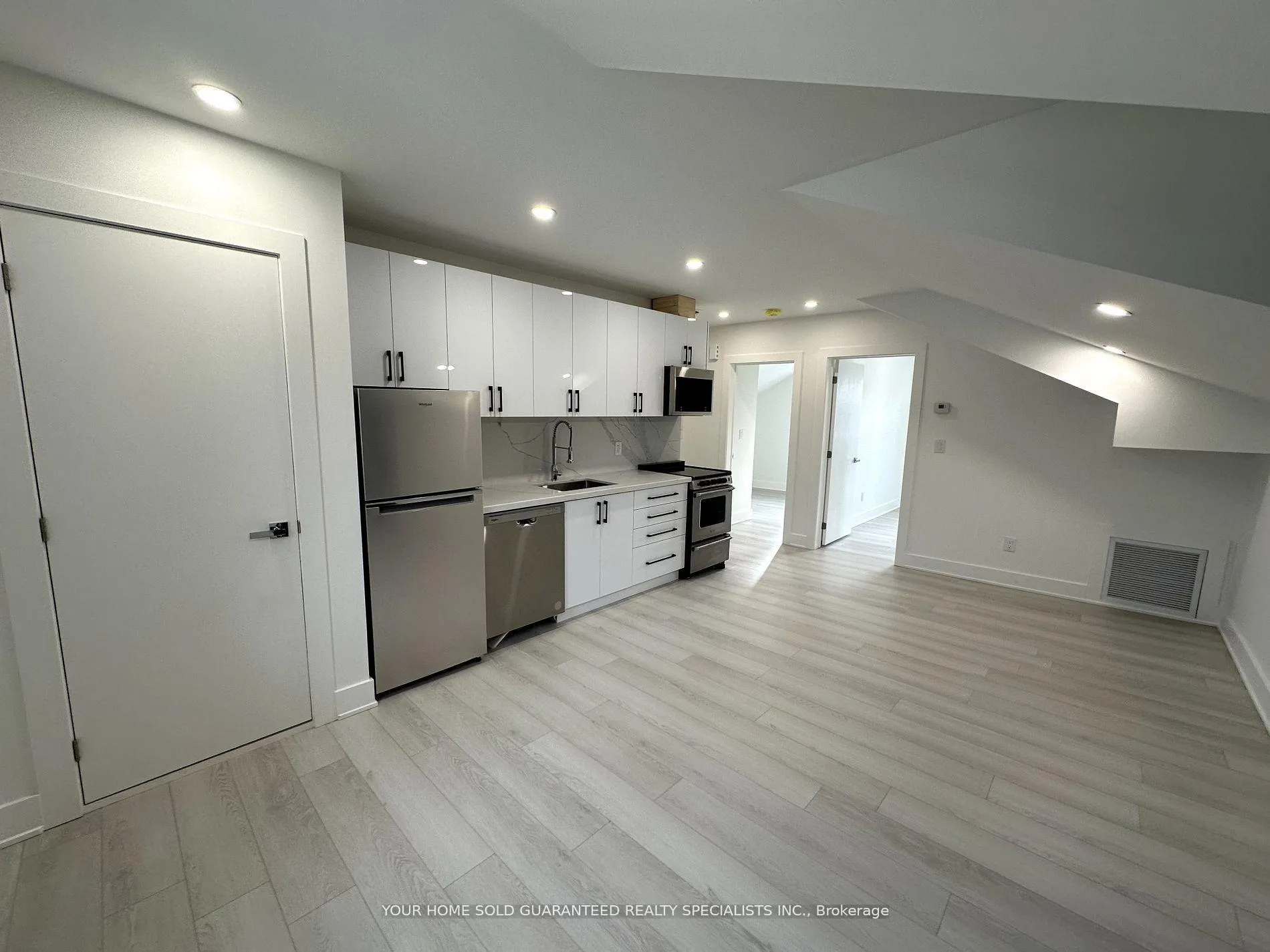 Photo 6 of Unit C, 41 Mosley Street, Aurora, Aurora Village — HOMEH