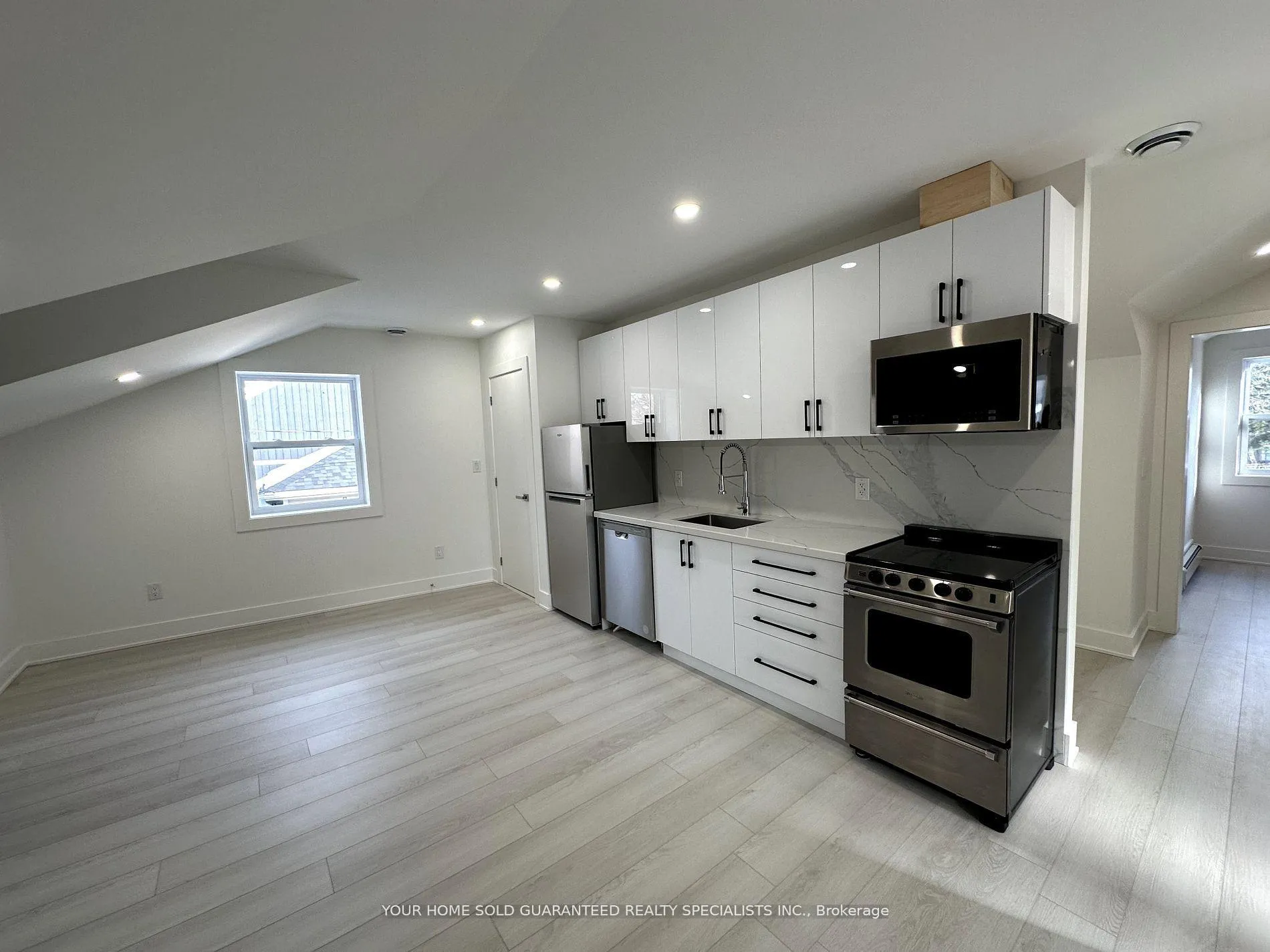 Photo 7 of Unit C, 41 Mosley Street, Aurora, Aurora Village — HOMEH