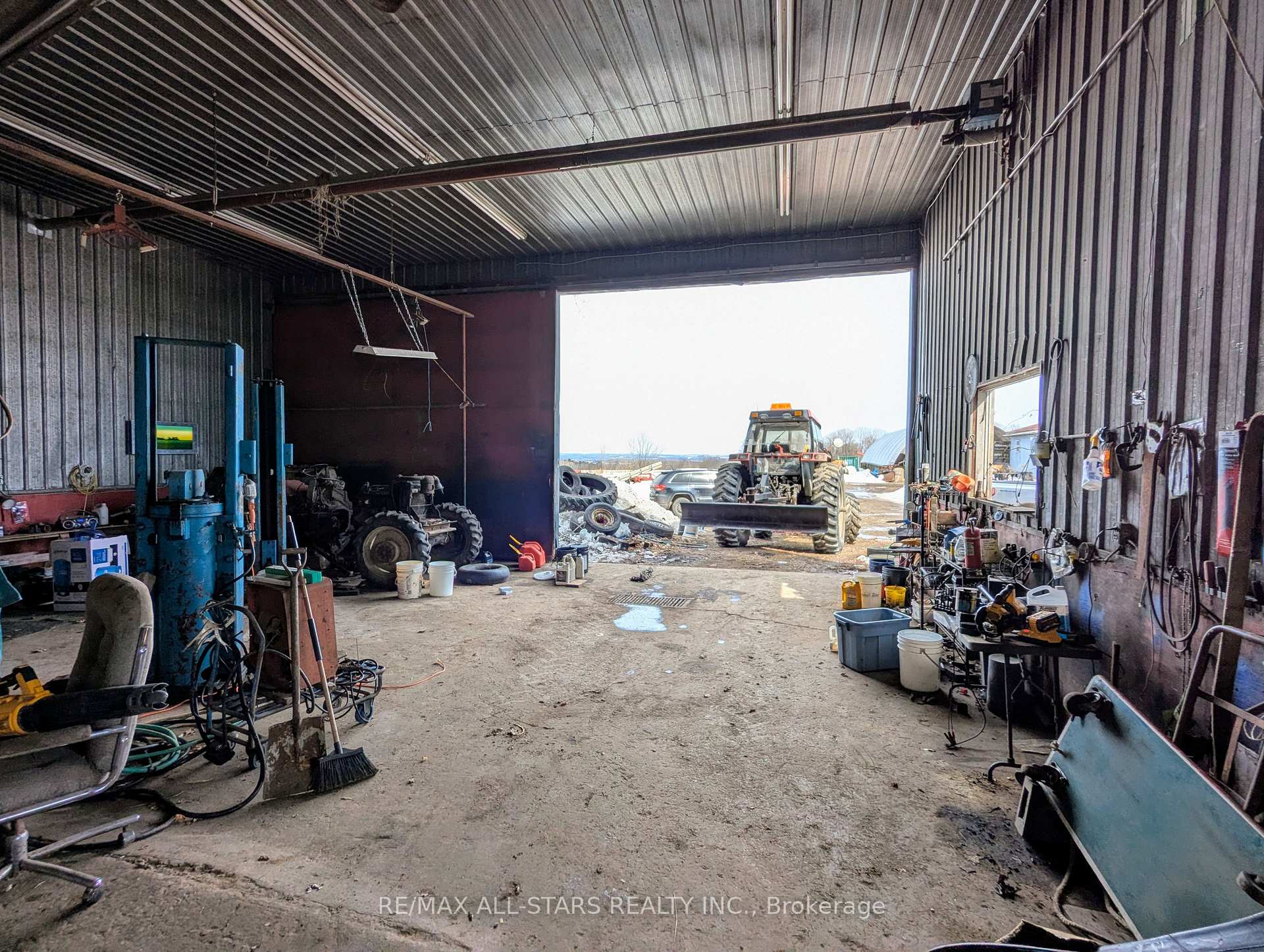 Photo 13 of 402 Thorne Drive, Cavan Monaghan, Cavan Twp — HOMEH