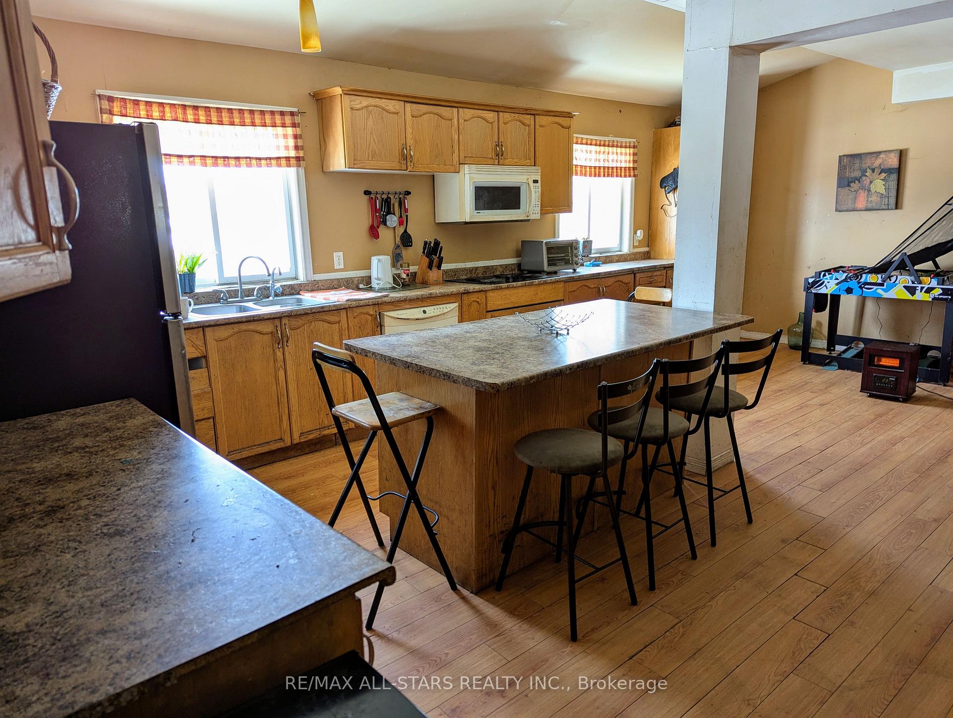 Photo 21 of 402 Thorne Drive, Cavan Monaghan, Cavan Twp — HOMEH