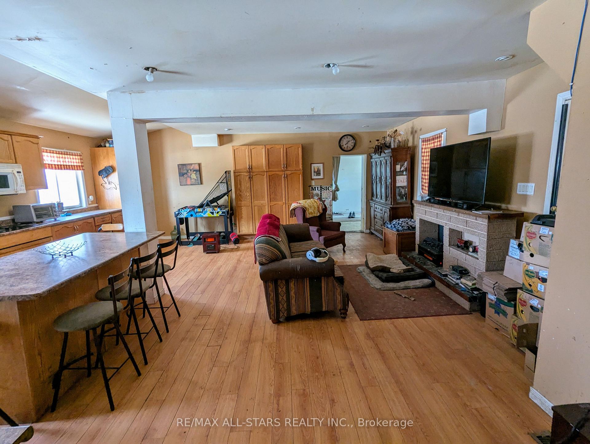 Photo 24 of 402 Thorne Drive, Cavan Monaghan, Cavan Twp — HOMEH