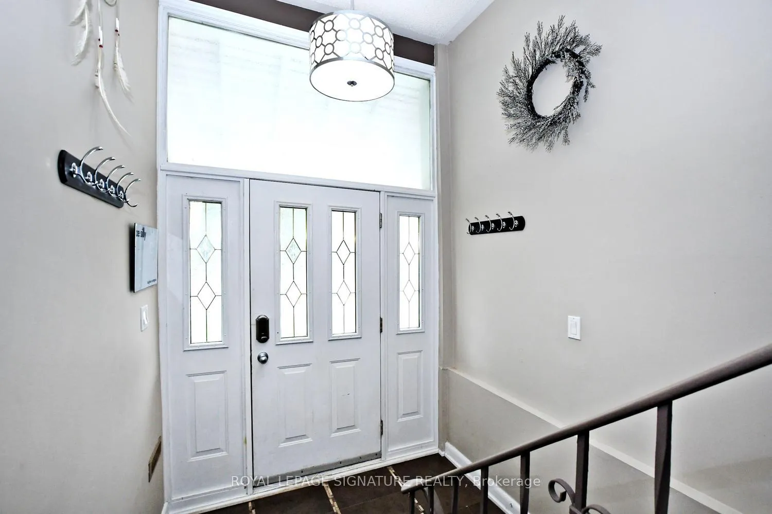 Photo 2 of Unit Main, 63 Jasper Drive, Aurora, Aurora Heights — HOMEH