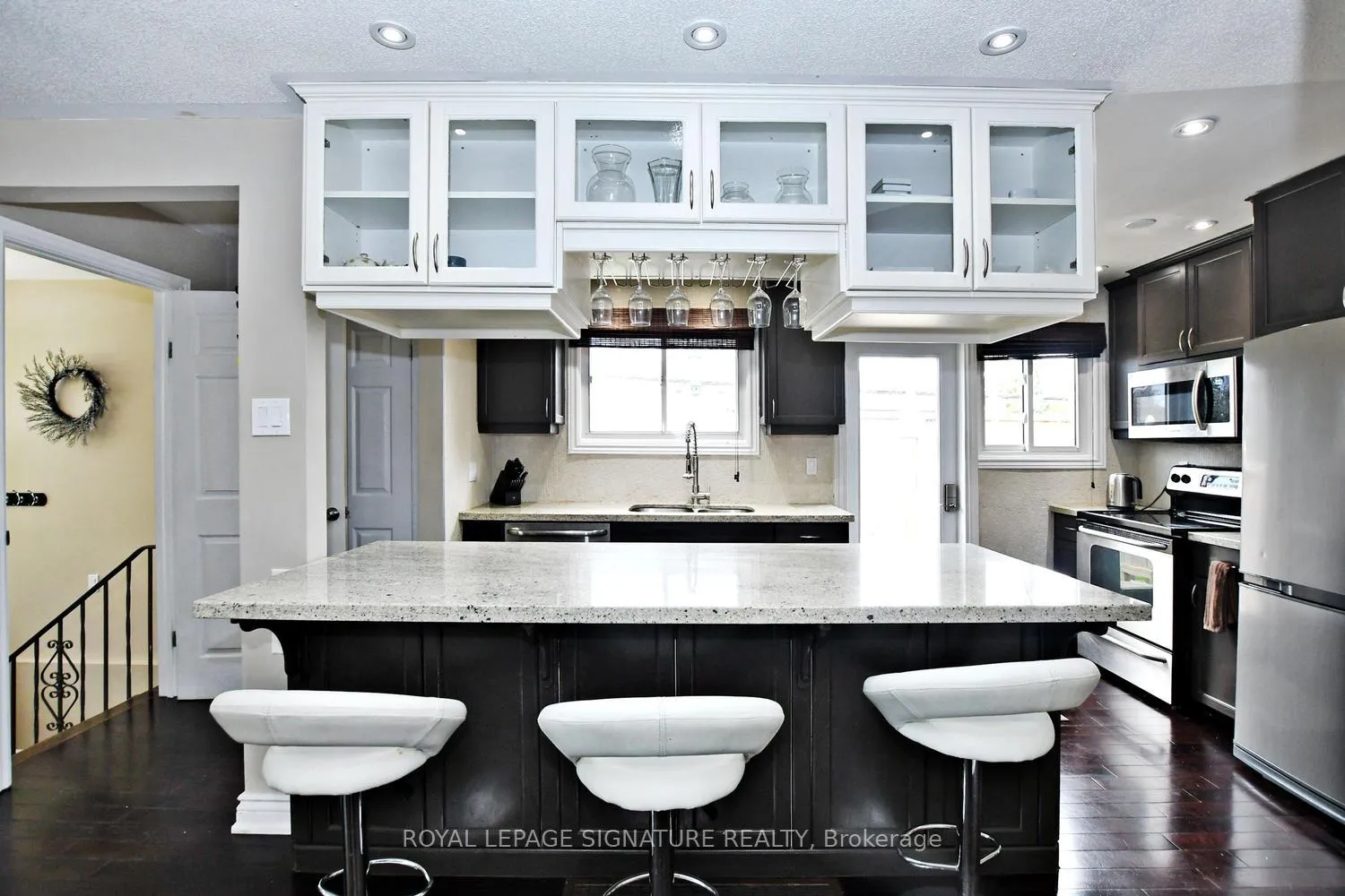 Photo 7 of Unit Main, 63 Jasper Drive, Aurora, Aurora Heights — HOMEH