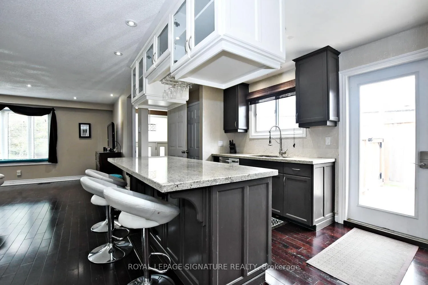 Photo 8 of Unit Main, 63 Jasper Drive, Aurora, Aurora Heights — HOMEH