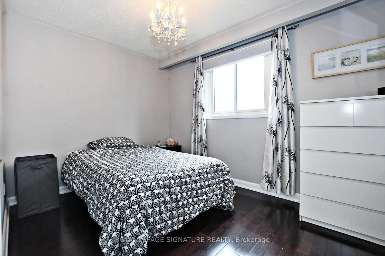 Photo 13 of Unit Main, 63 Jasper Drive, Aurora, Aurora Heights — HOMEH