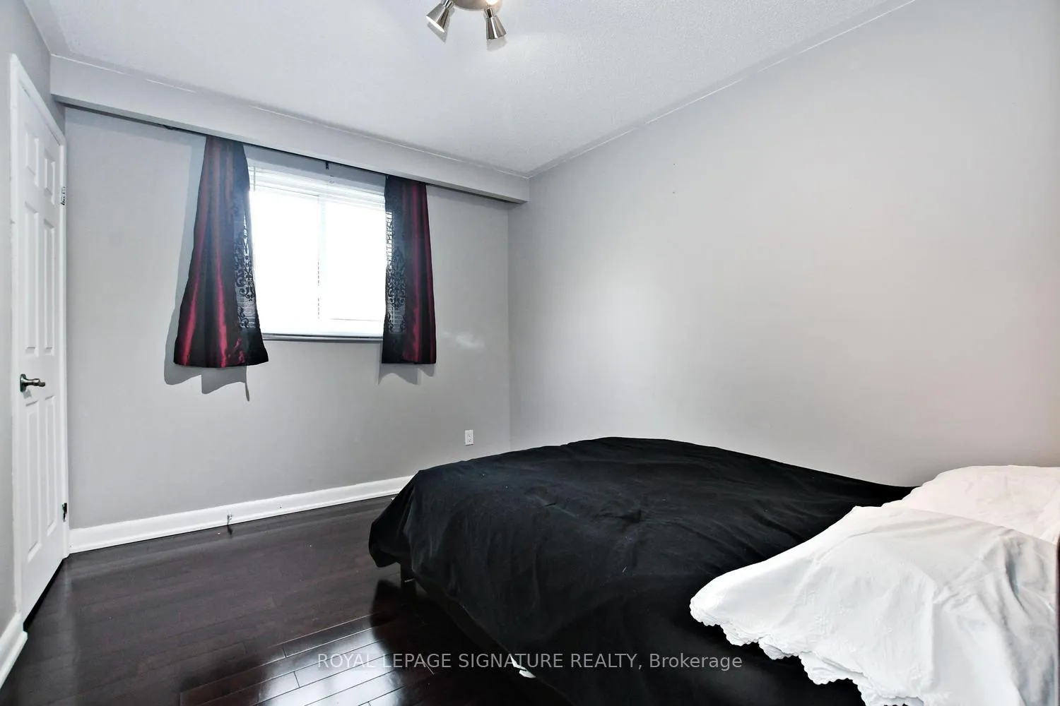 Photo 14 of Unit Main, 63 Jasper Drive, Aurora, Aurora Heights — HOMEH