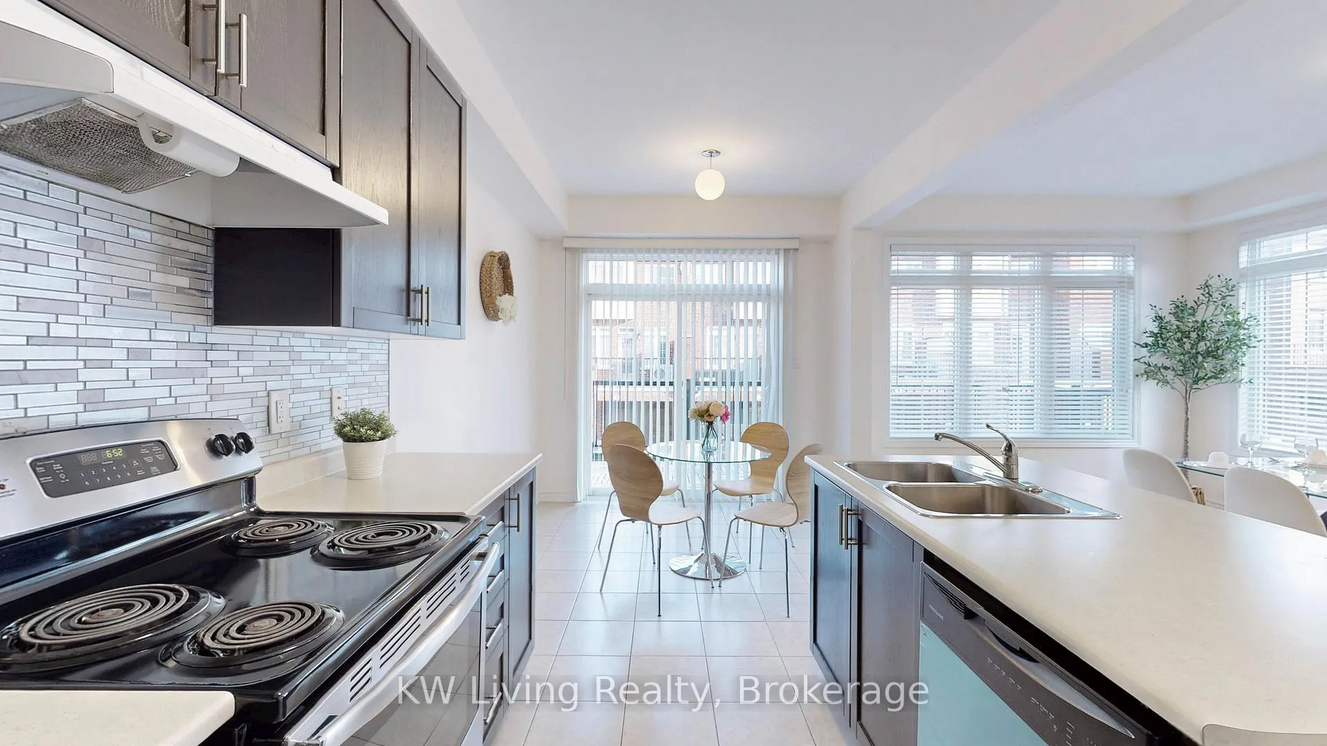 Photo 6 of 37 Rougeview Park Crescent, Markham, Greensborough — HOMEH