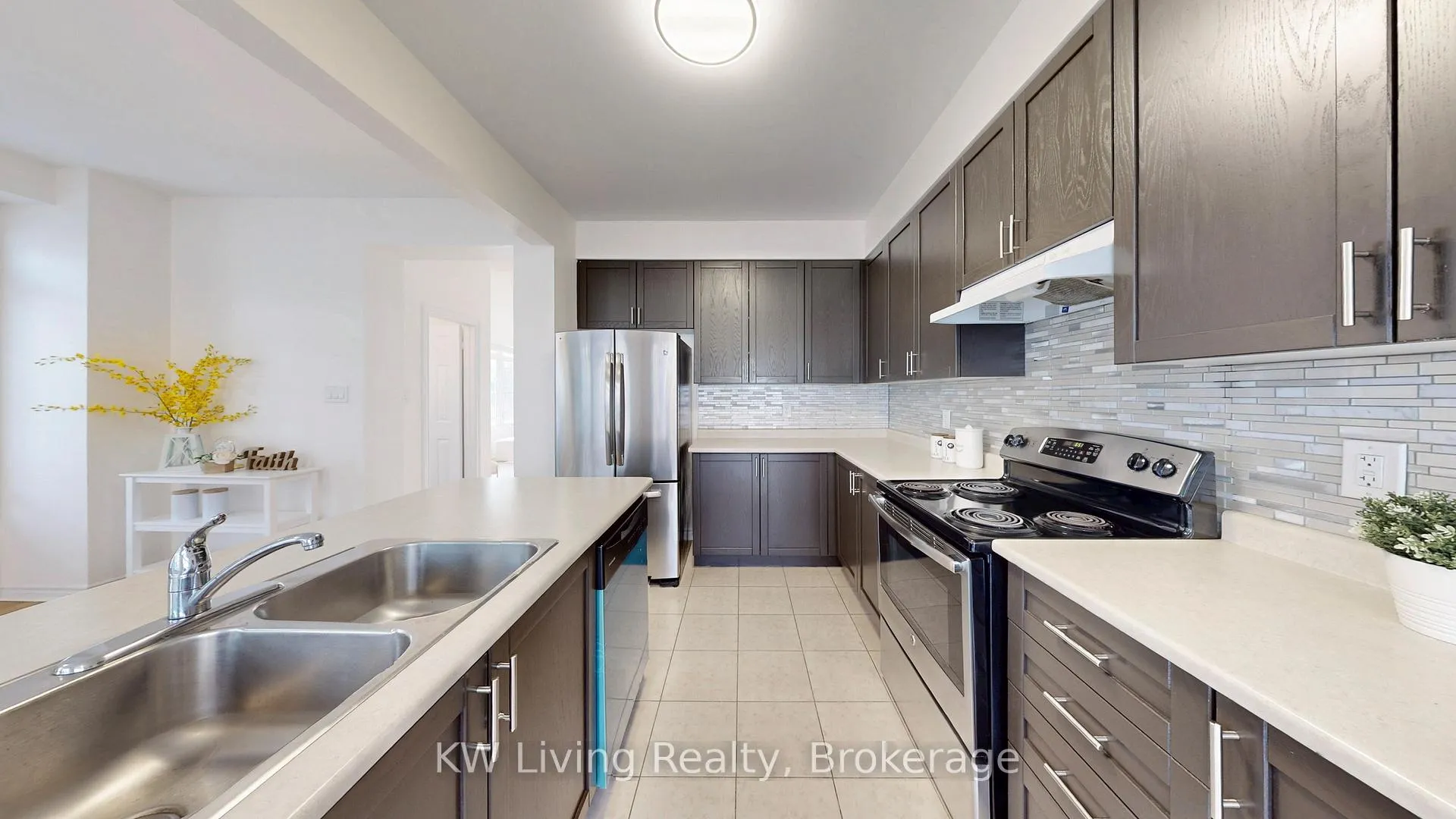 Photo 7 of 37 Rougeview Park Crescent, Markham, Greensborough — HOMEH