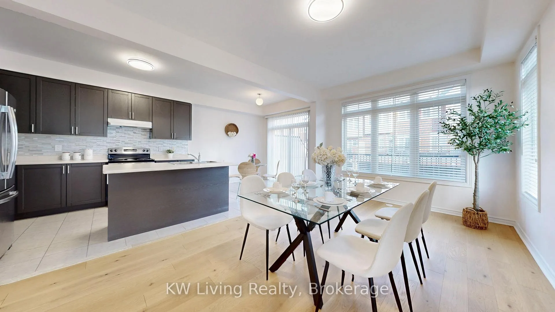 Photo 8 of 37 Rougeview Park Crescent, Markham, Greensborough — HOMEH