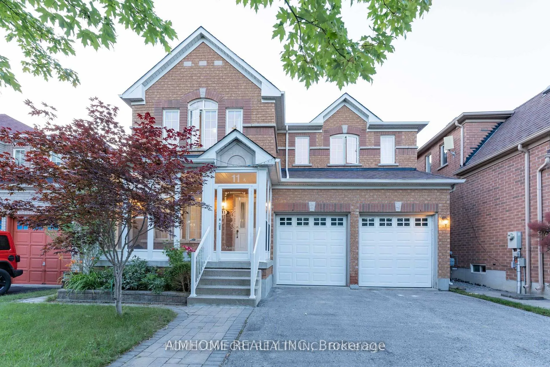 Photo 1 of 11 Sunburst Crescent, Markham, Greensborough — HOMEH