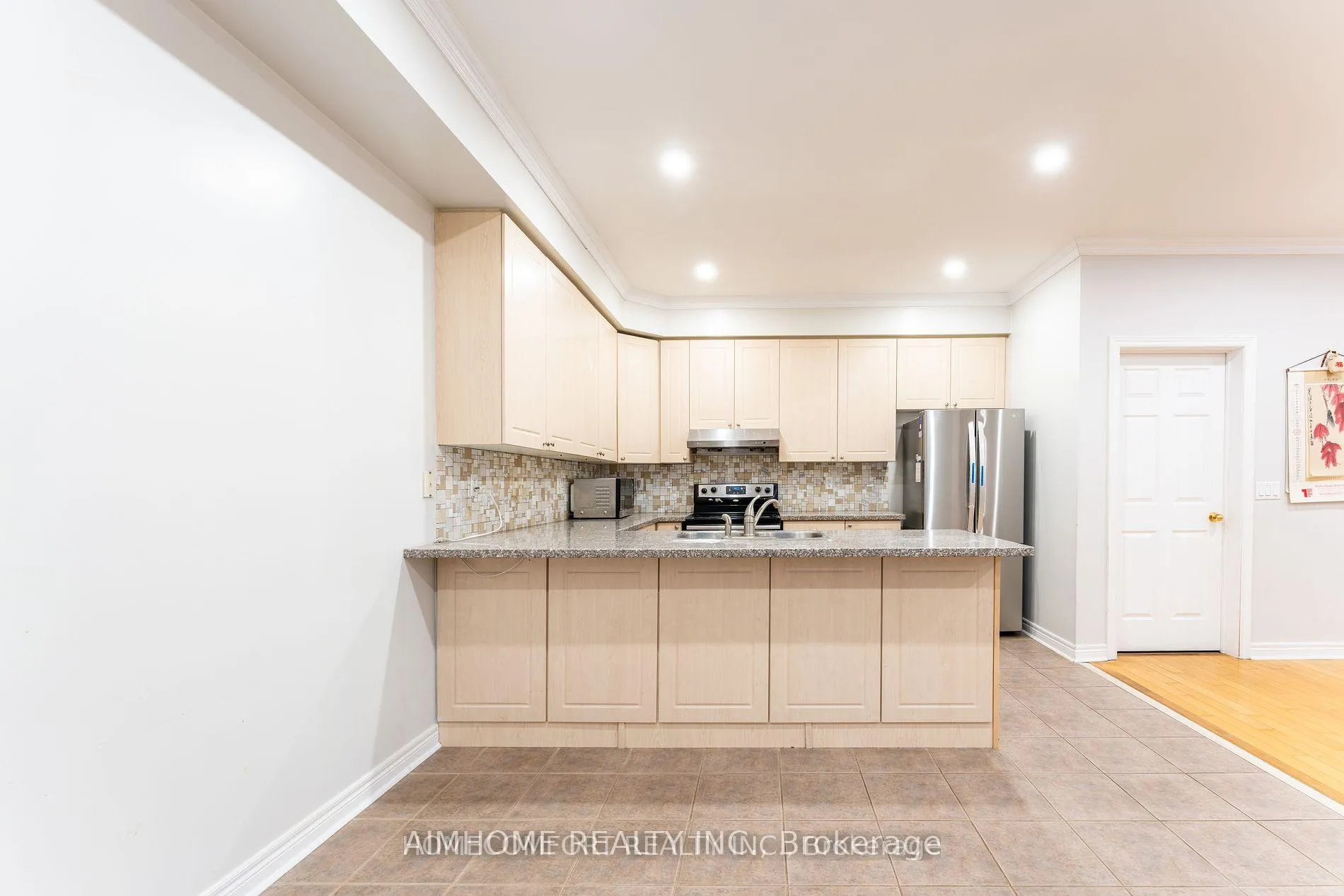 Photo 11 of 11 Sunburst Crescent, Markham, Greensborough — HOMEH