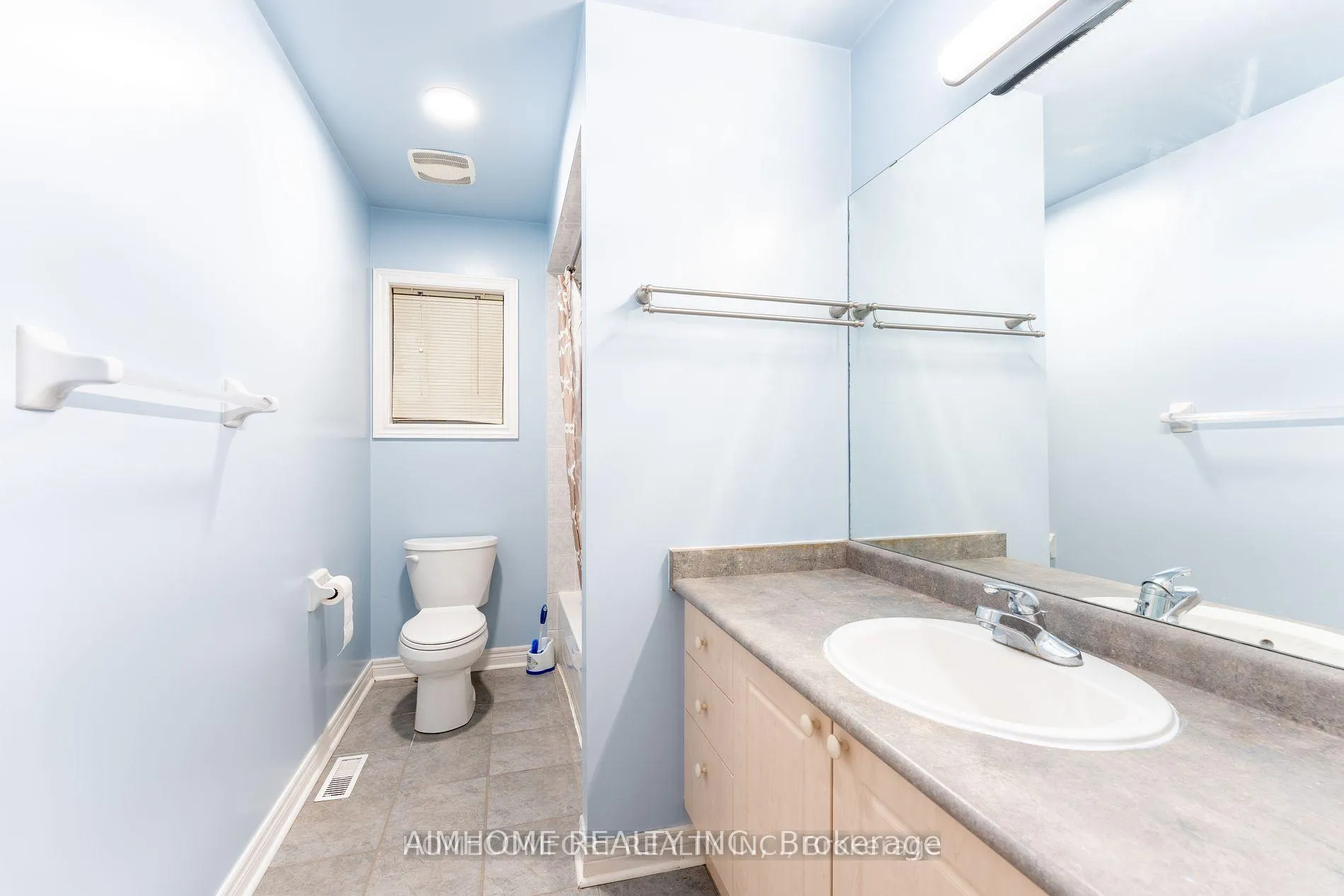 Photo 12 of 11 Sunburst Crescent, Markham, Greensborough — HOMEH
