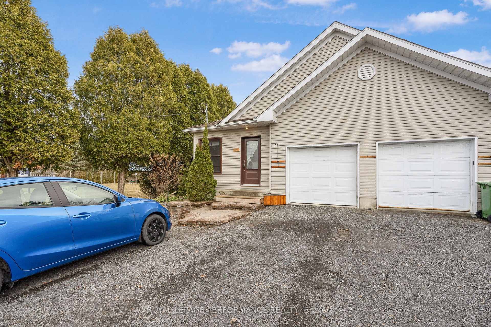 Photo 2 of 961 King Street, Champlain, L'Orignal — HOMEH