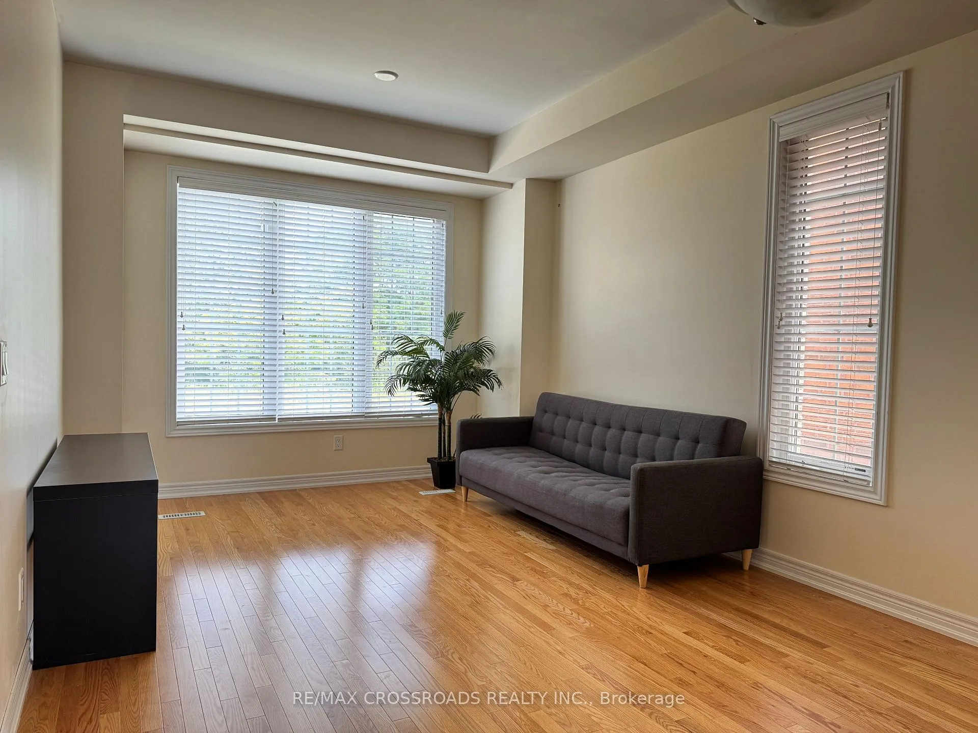 Photo 3 of 2782 Donald Cousens Parkway, Markham, Cornell — HOMEH