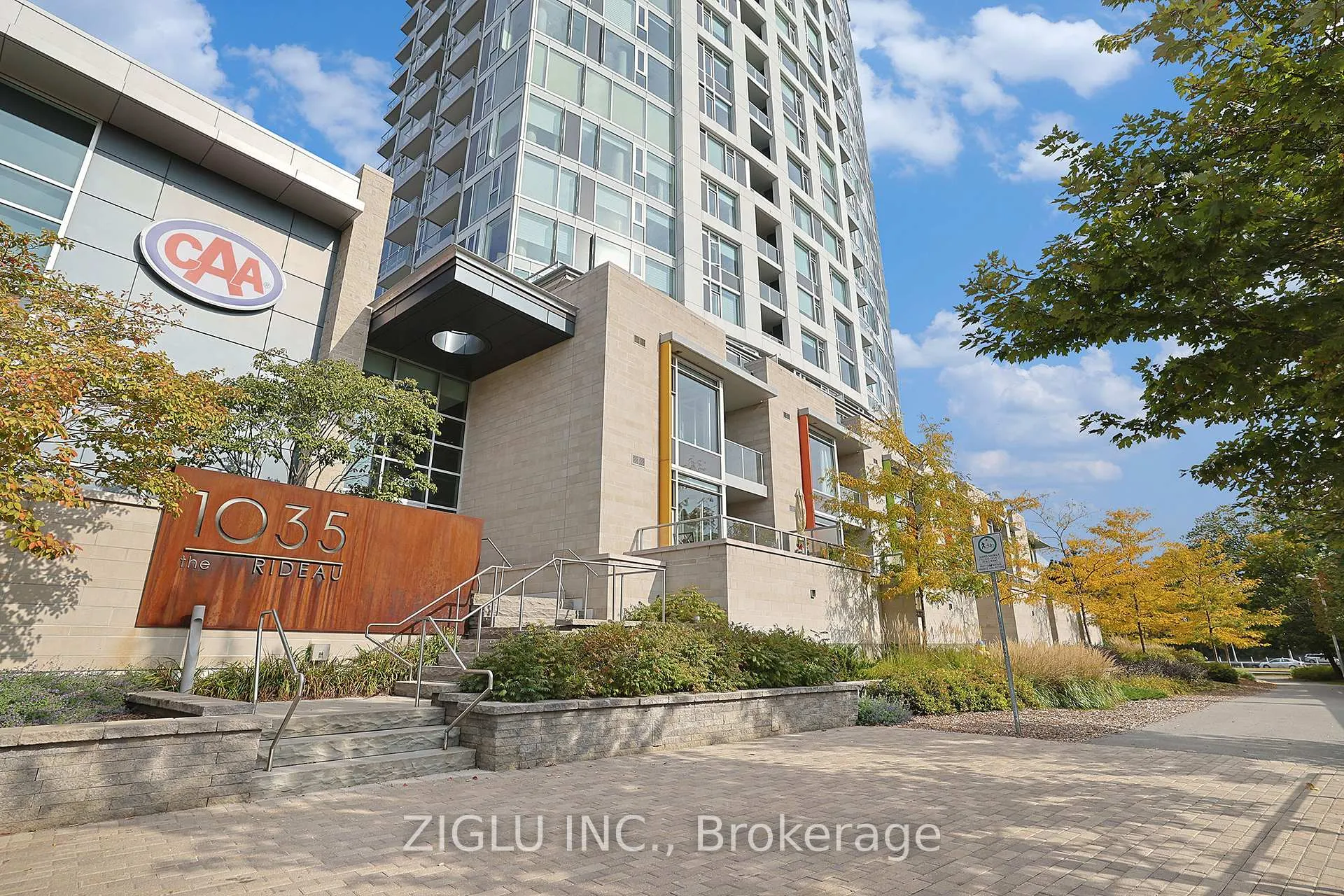Front of Unit 1702, 1035 Bank Street