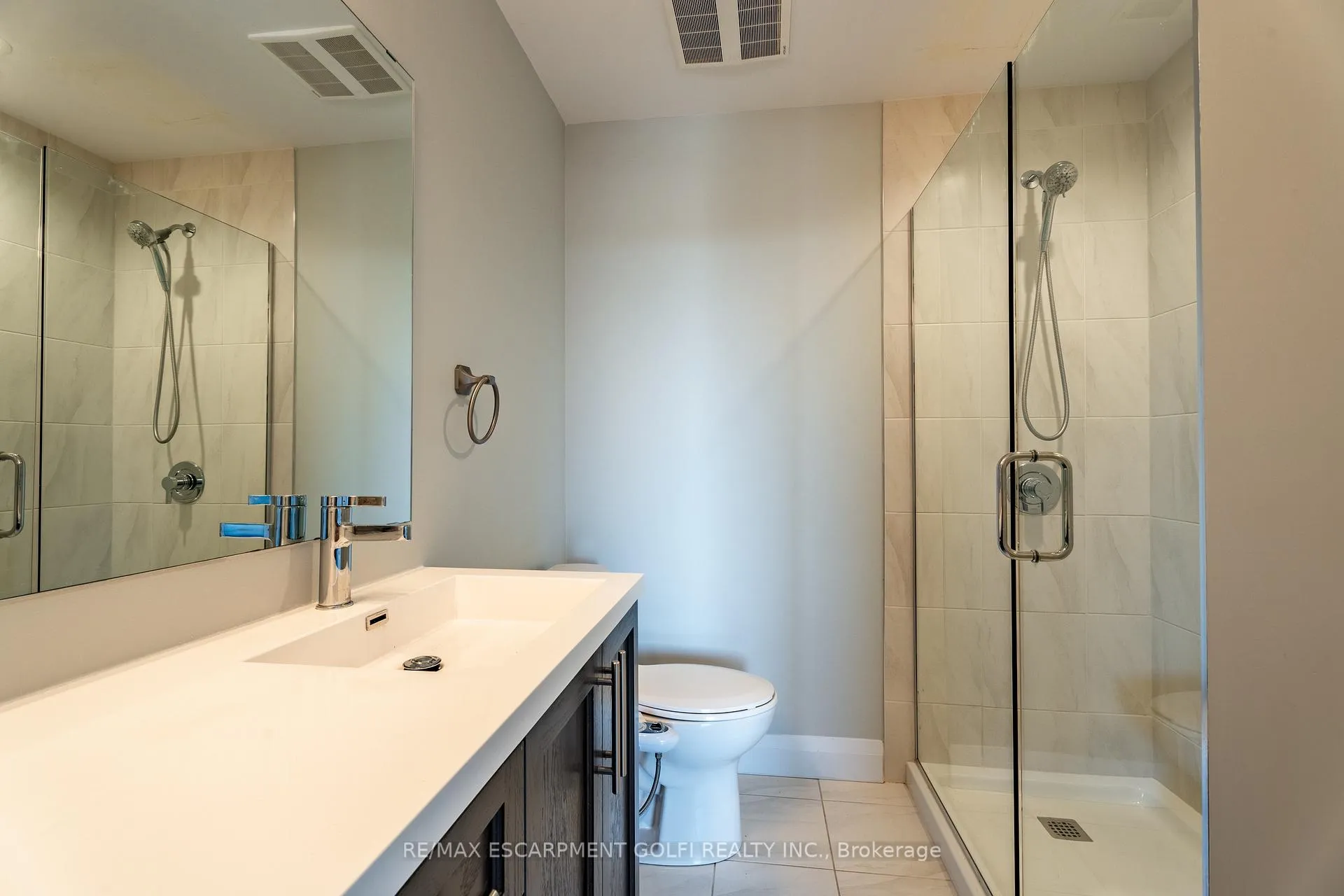 Photo 21 of Unit 329, 1 Redfern Avenue, Hamilton, Mountview — HOMEH