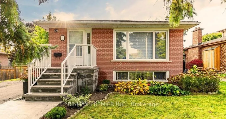 Photo 1 of Unit Bsmnt, 8 Laurentide Avenue, Aurora, Aurora Heights — HOMEH
