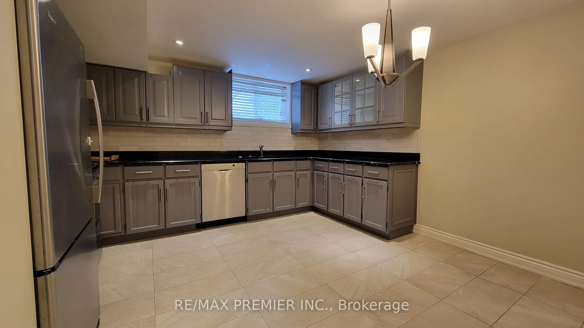 Photo 2 of Unit Bsmnt, 8 Laurentide Avenue, Aurora, Aurora Heights — HOMEH