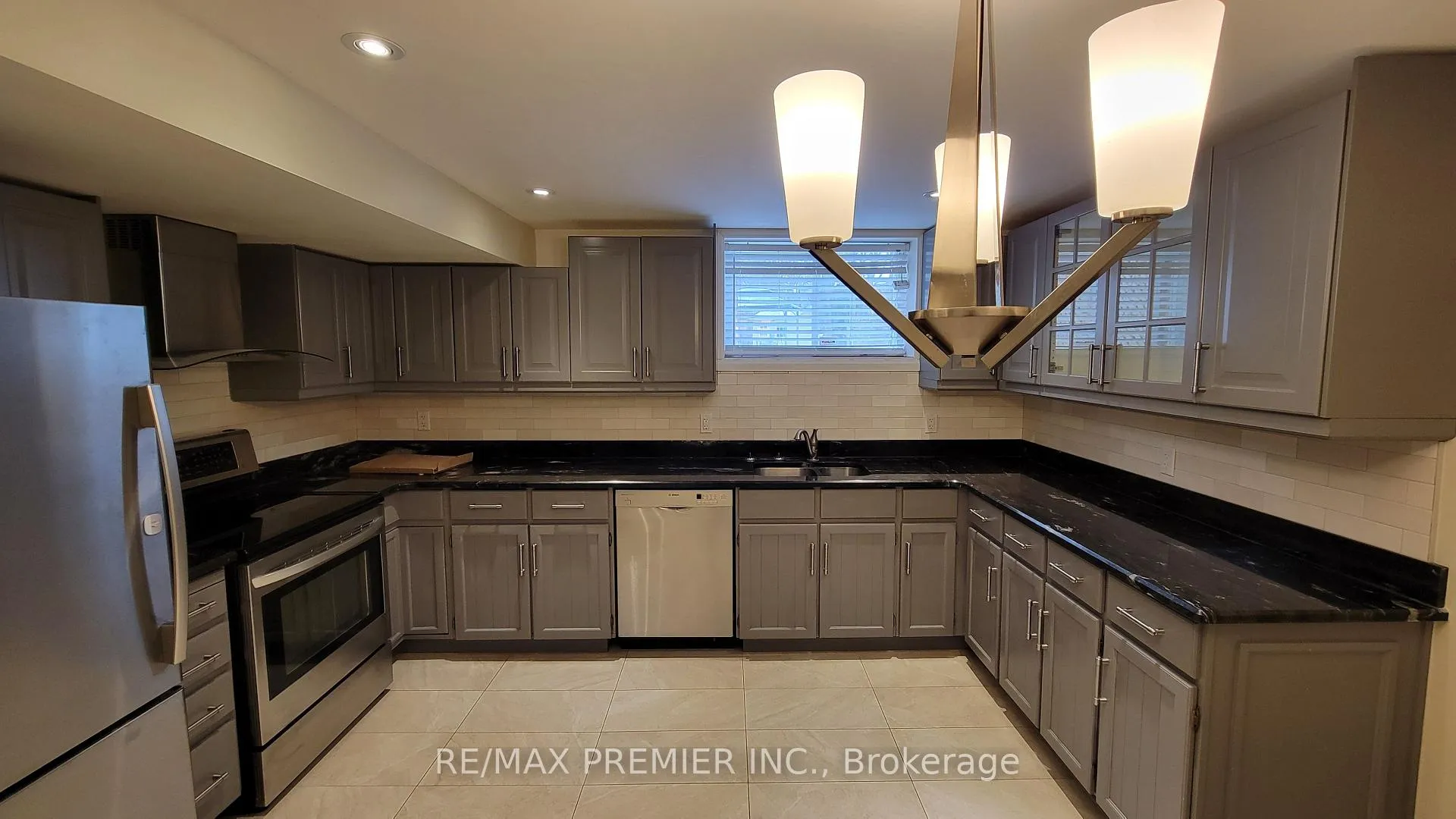 Photo 5 of Unit Bsmnt, 8 Laurentide Avenue, Aurora, Aurora Heights — HOMEH