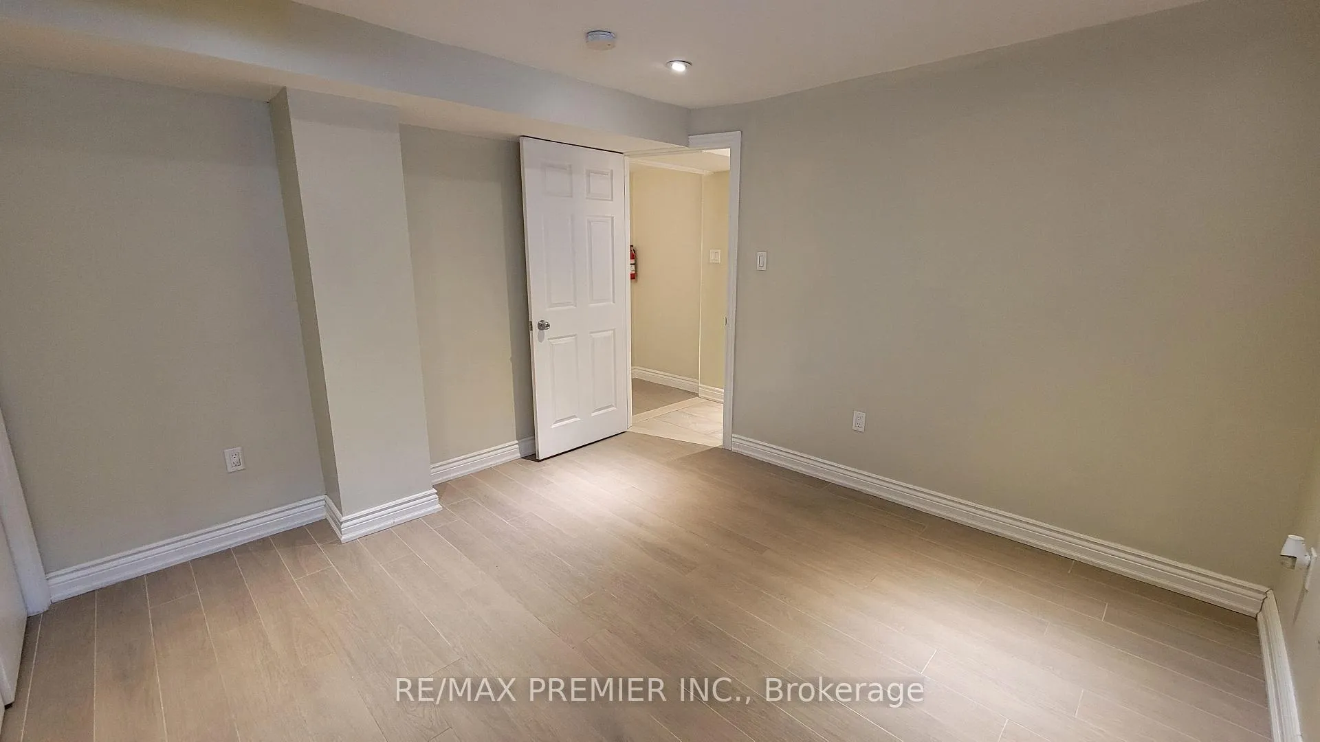 Photo 6 of Unit Bsmnt, 8 Laurentide Avenue, Aurora, Aurora Heights — HOMEH