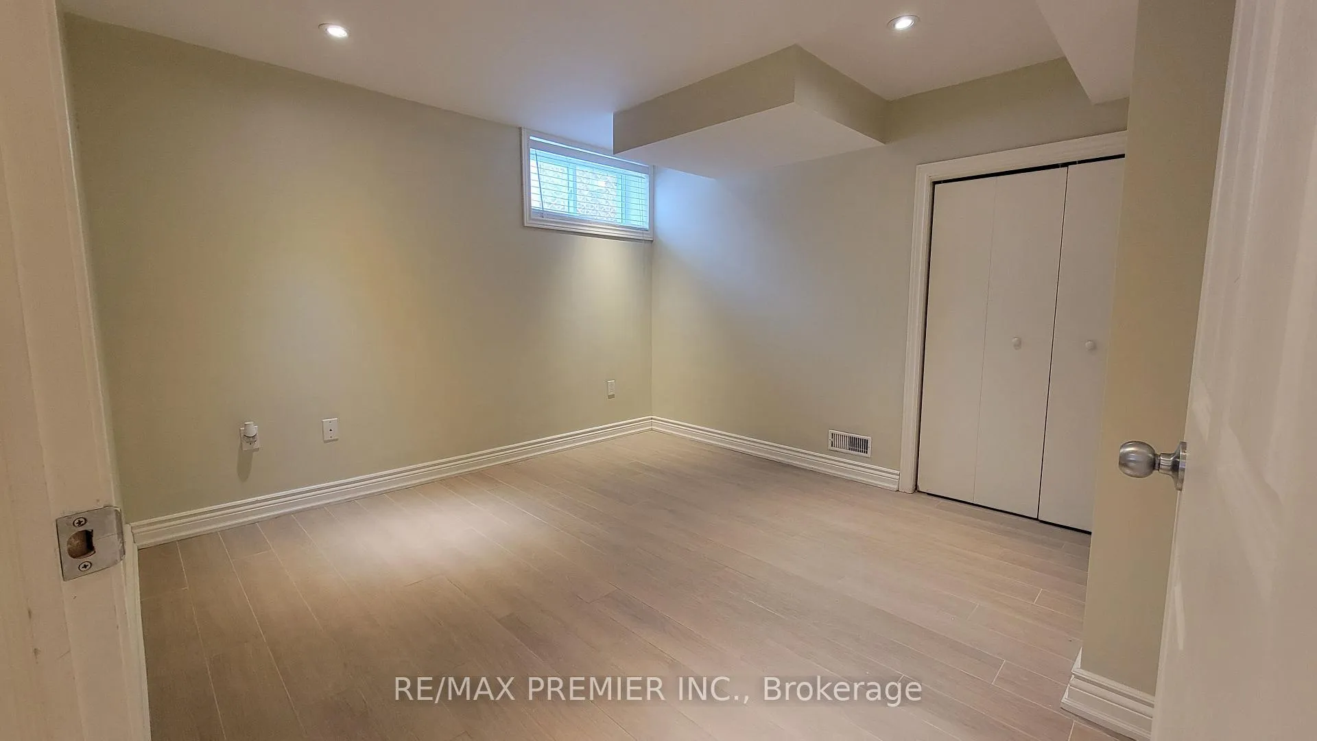 Photo 7 of Unit Bsmnt, 8 Laurentide Avenue, Aurora, Aurora Heights — HOMEH