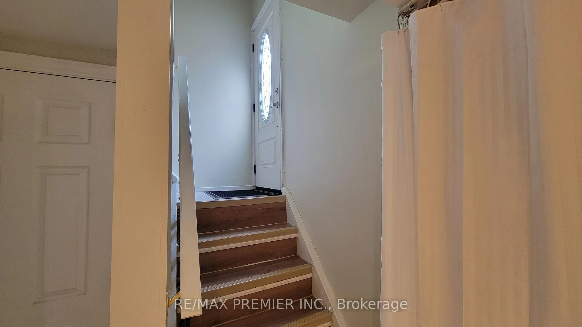 Photo 15 of Unit Bsmnt, 8 Laurentide Avenue, Aurora, Aurora Heights — HOMEH