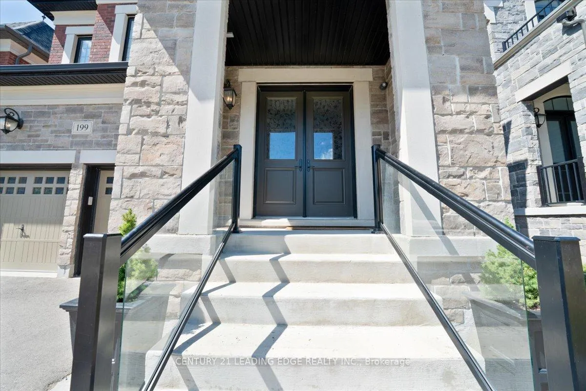 Photo 2 of 199 Purple Creek Road, Vaughan, Vellore Village — HOMEH