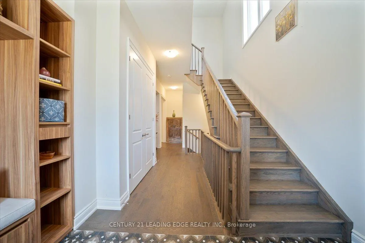 Photo 3 of 199 Purple Creek Road, Vaughan, Vellore Village — HOMEH