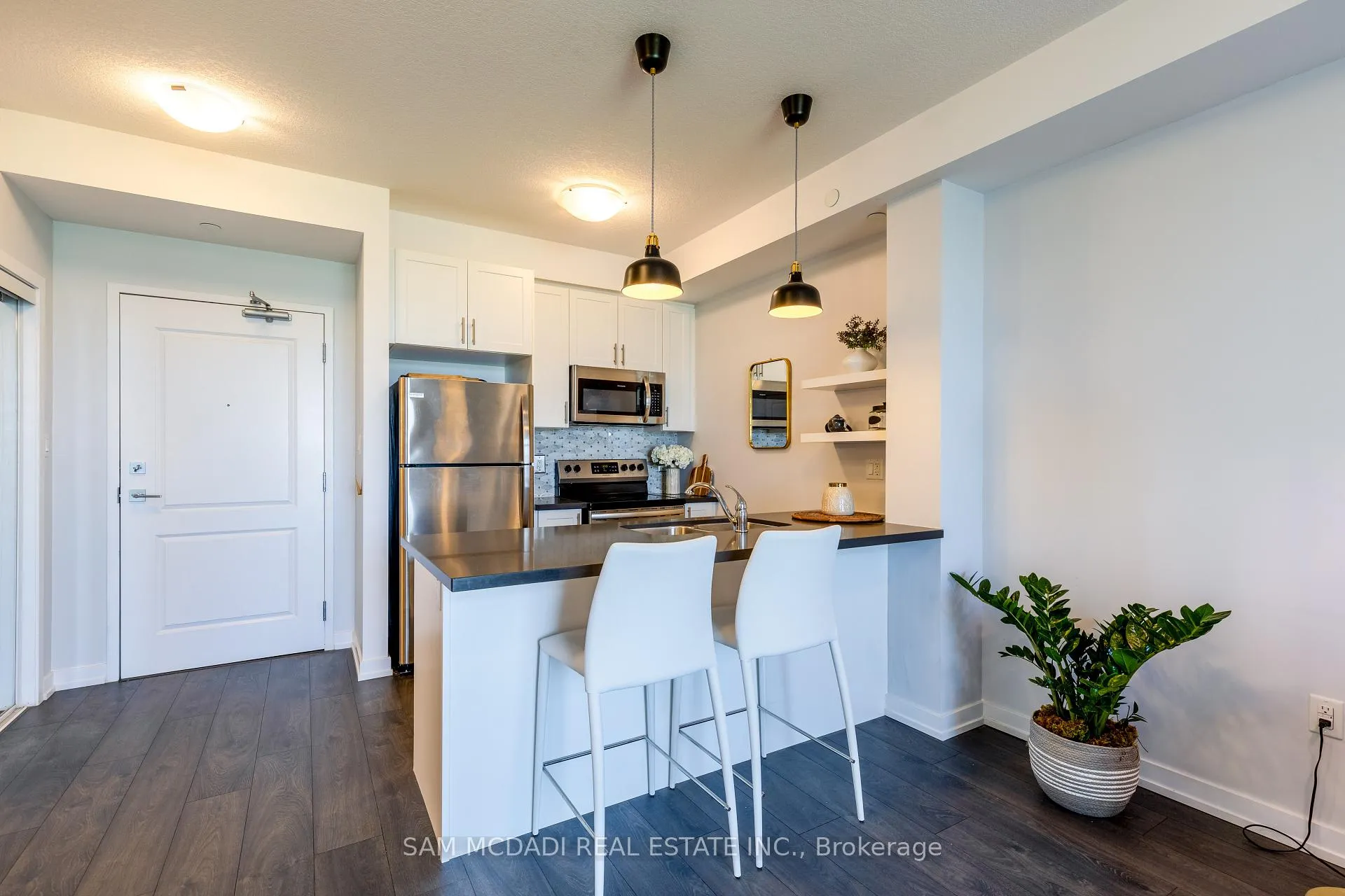 Photo 2 of Unit 207, 101 Shoreview Place, Hamilton, Stoney Creek — HOMEH